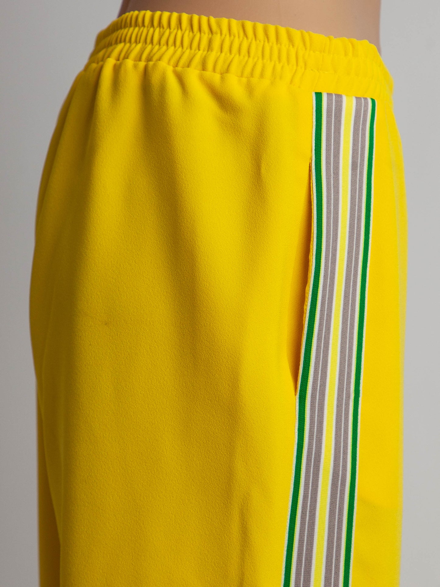 good pinko yellow women’s polyester pants size s with stripes