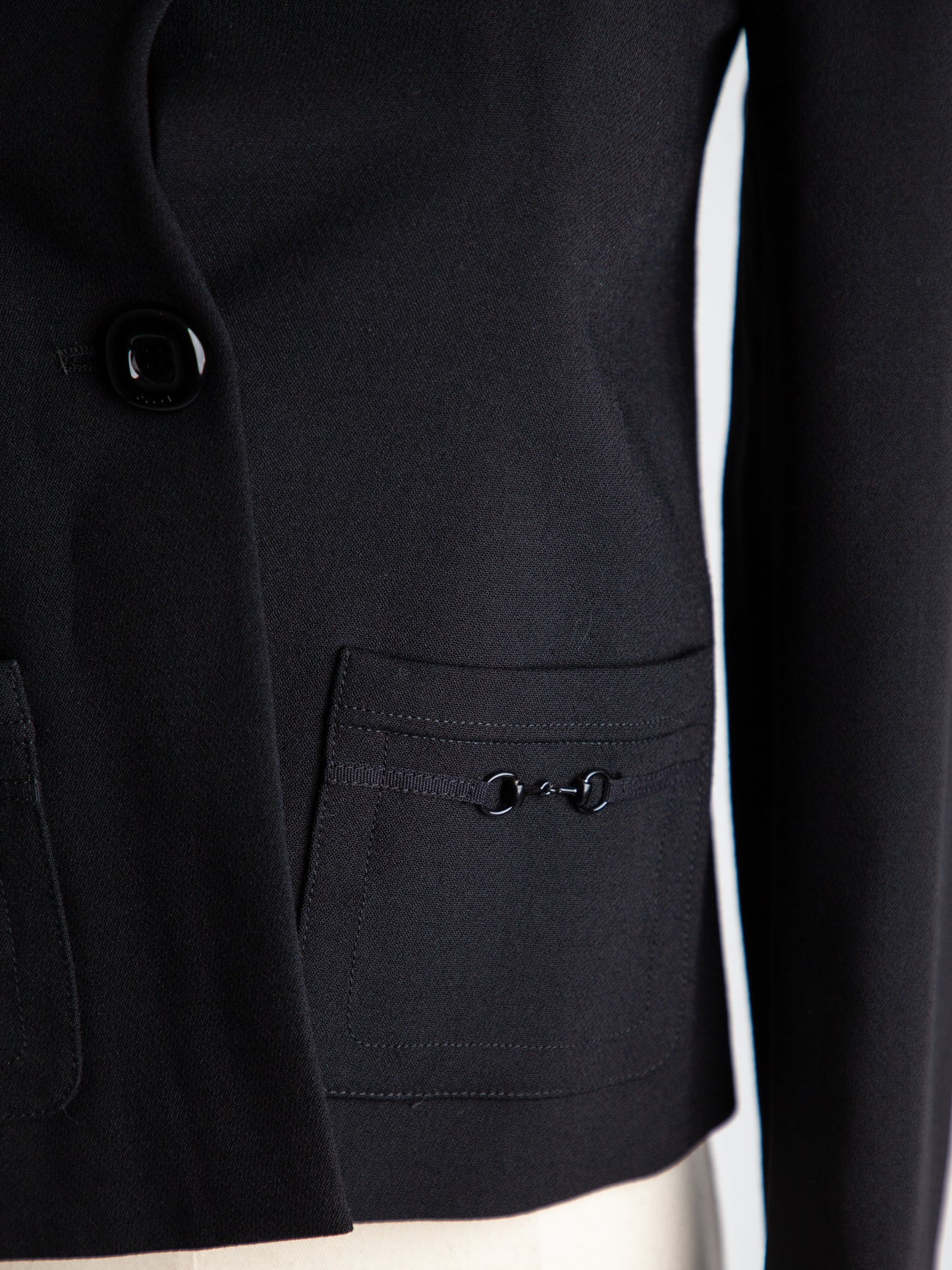 gucci black kids suit polyester size 12 good condition