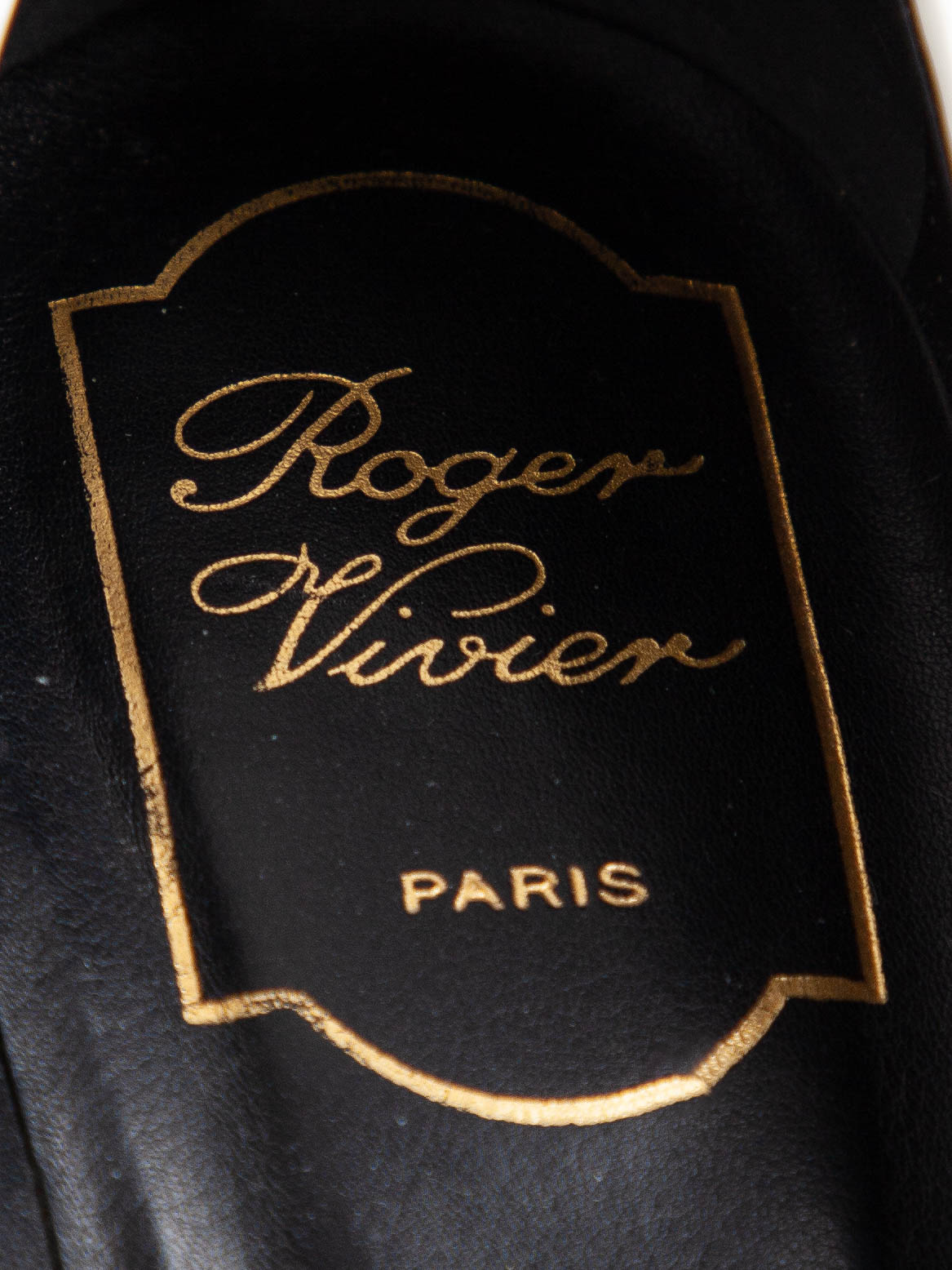 good roger vivier high-heeled shoes white black cap size 37