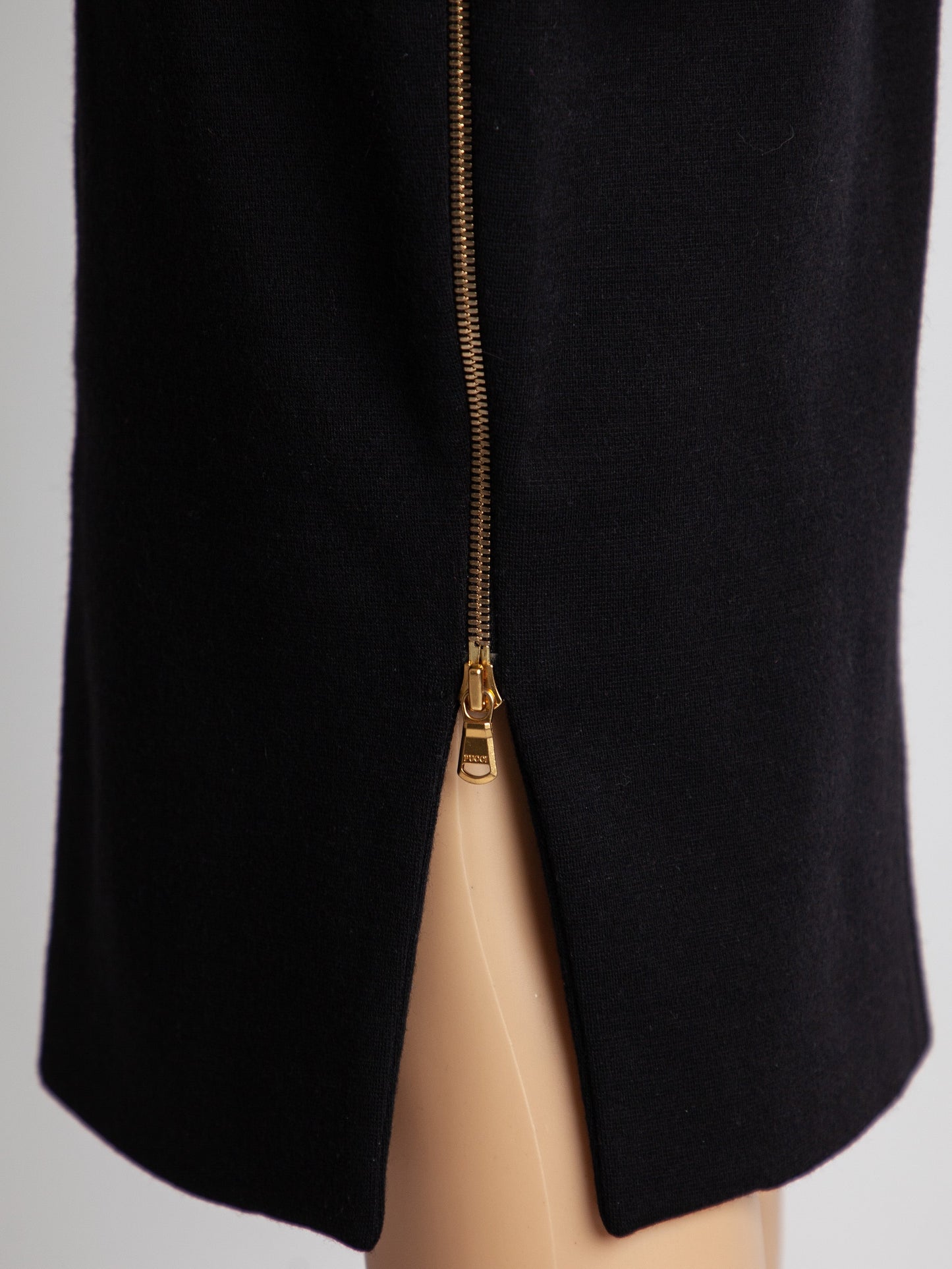 good emilio pucci black cashmere pencil skirt size xl