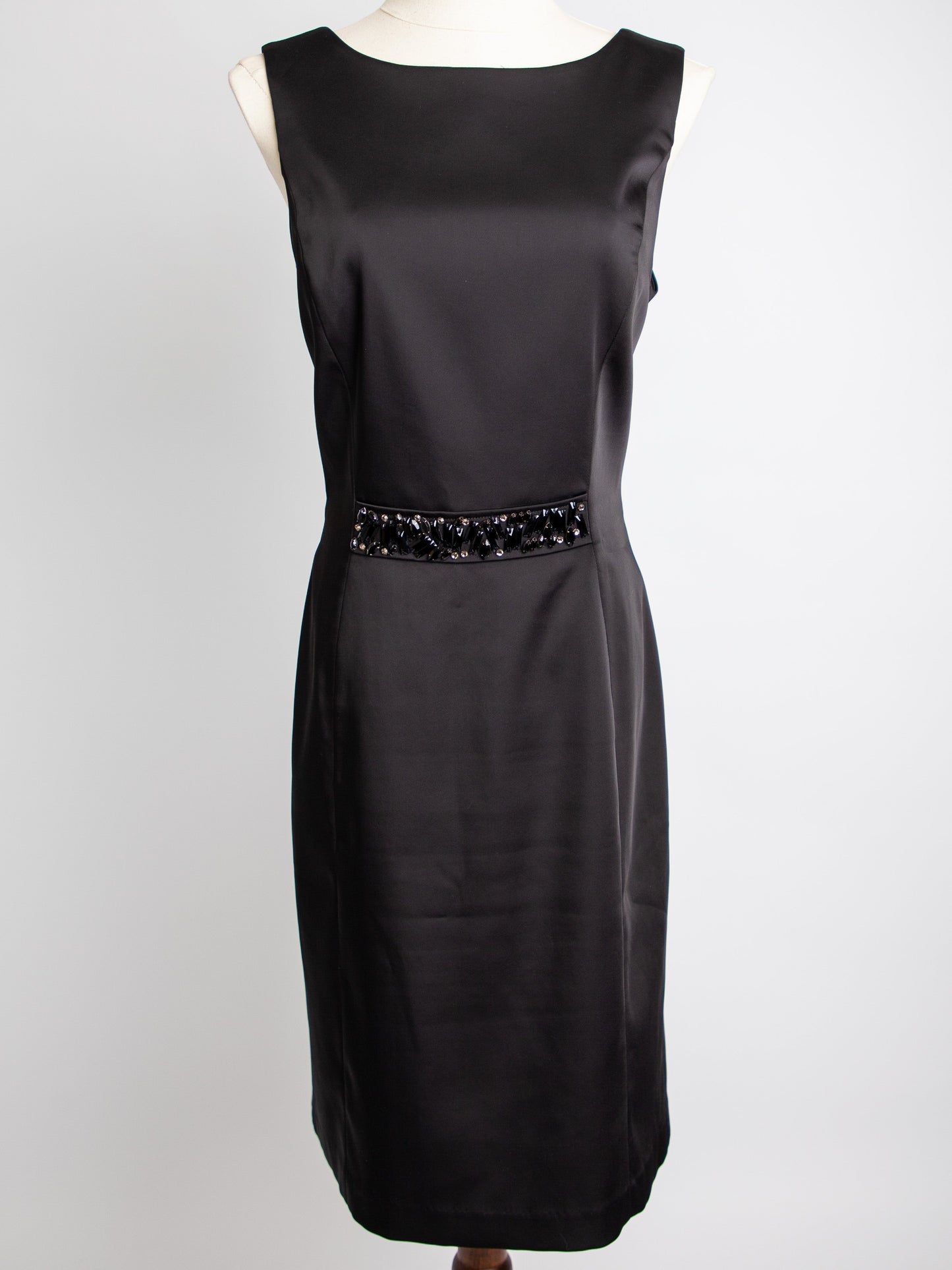 new blumarine black sleeveless dress with beaded waist