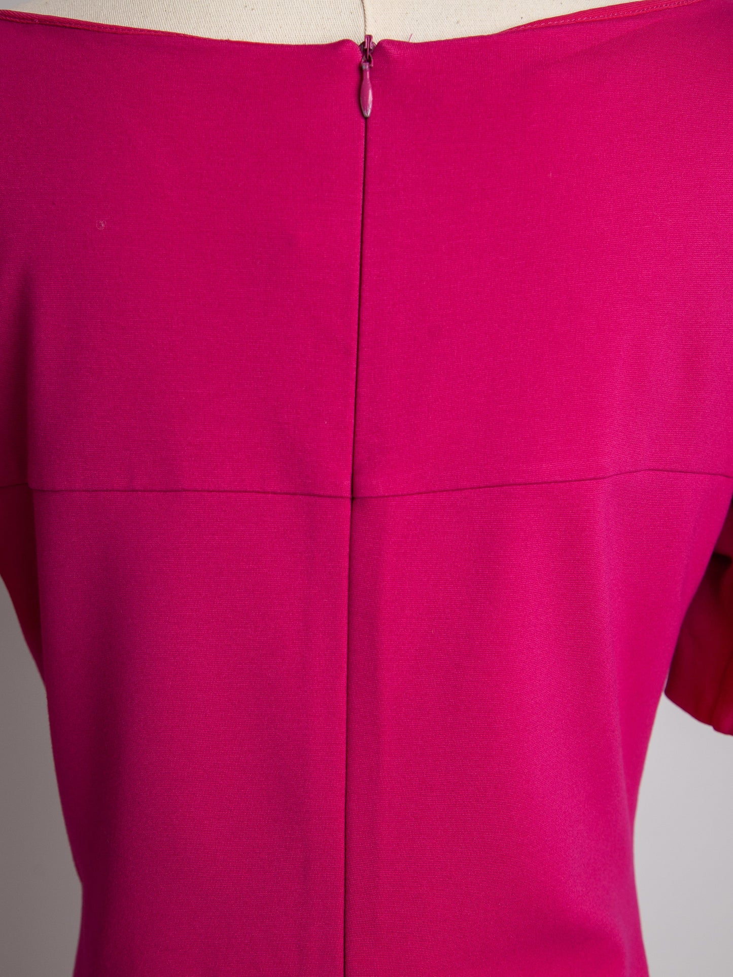 new escada pink knee-length dress size m with twist detail