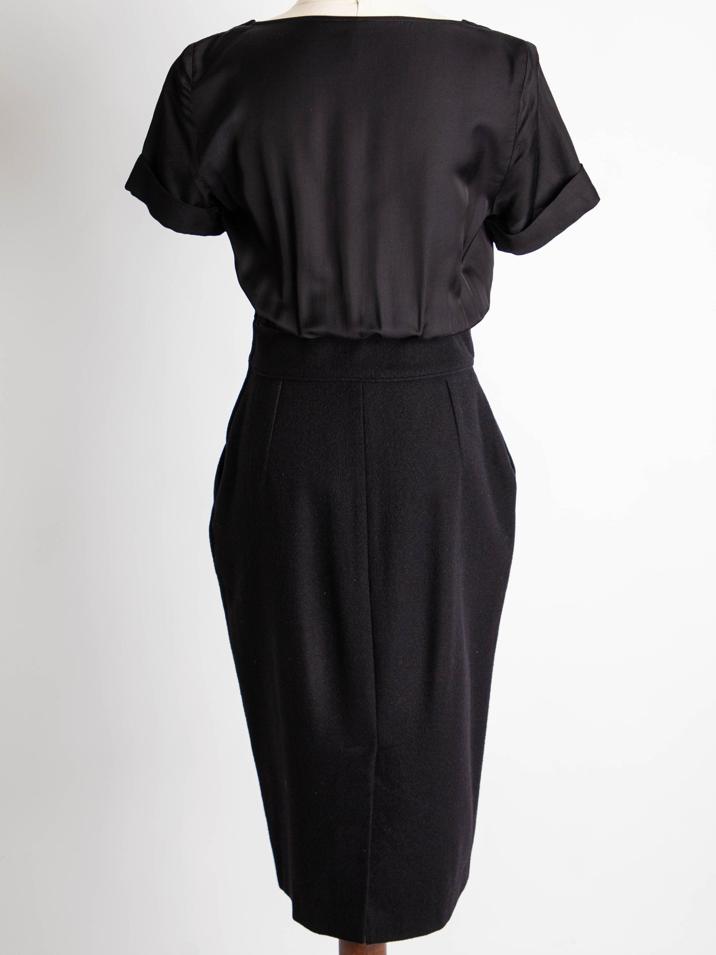 good naf naf black wool dress size xs elegant v-neck short sleeve