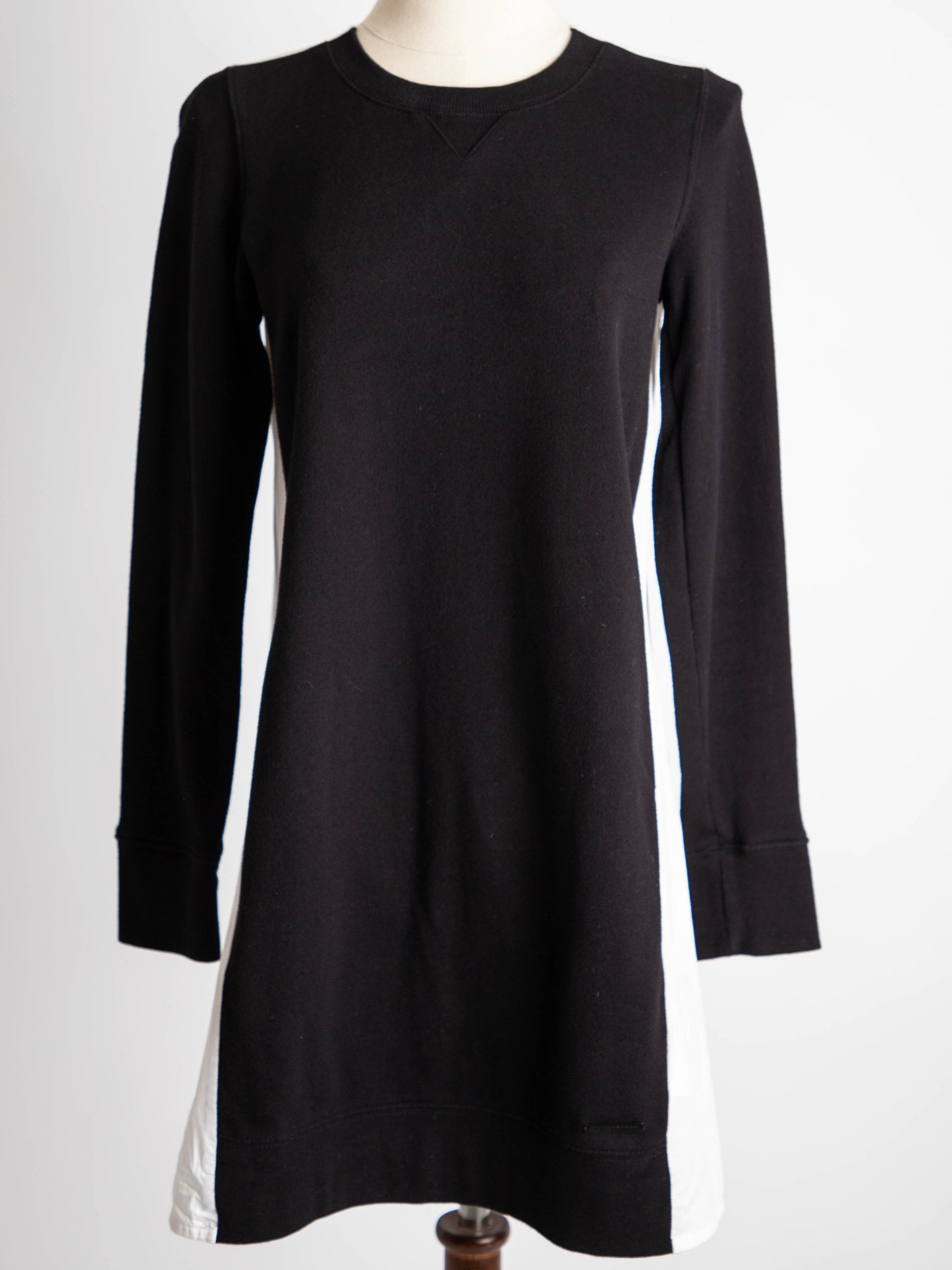 good dkny black & white long-sleeved dress size xs women