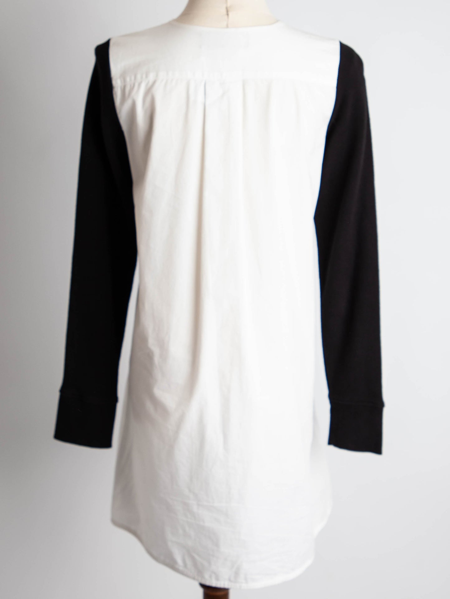 good dkny black & white long-sleeved dress size xs women