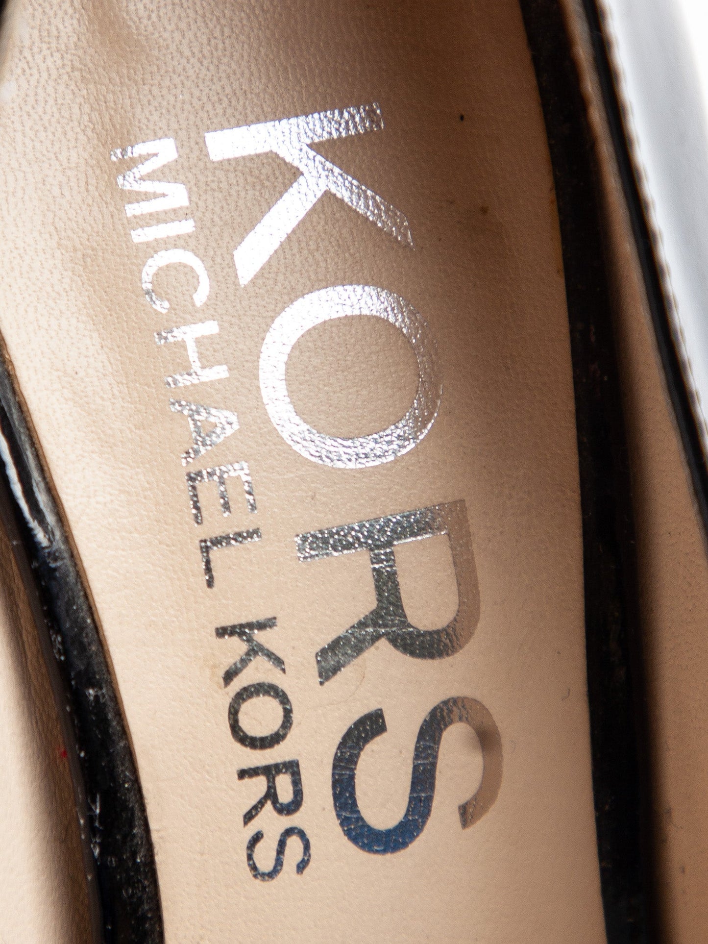average michael kors black high-heeled pumps size 37 lacquer