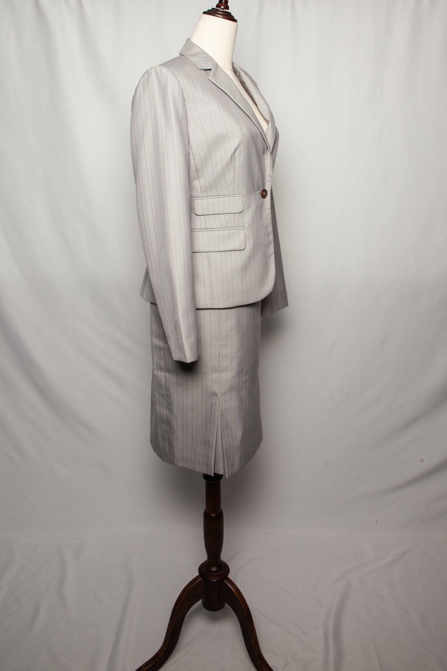 new calvin klein gray pinstripe skirt suit size 4