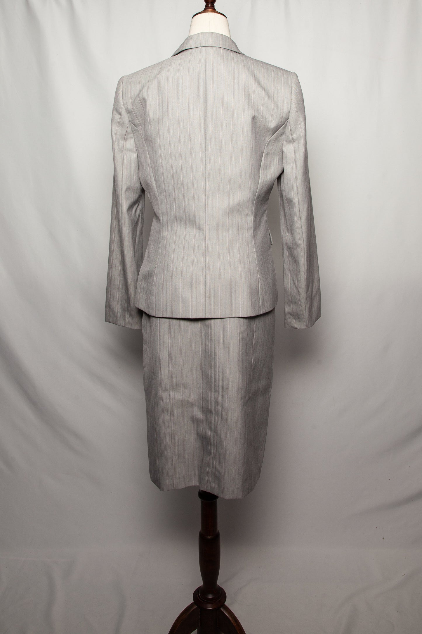 new calvin klein gray pinstripe skirt suit size 4