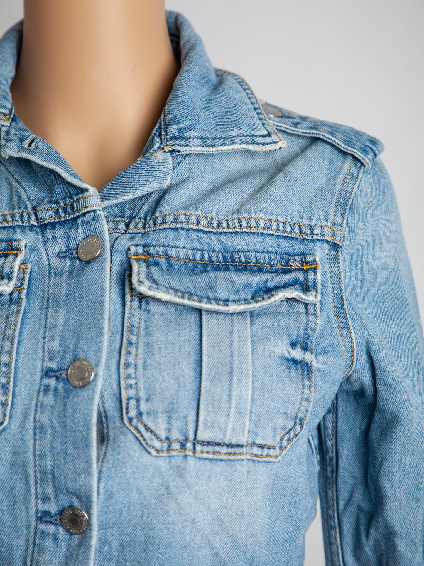 good guess cropped blue denim jacket size s with 'love' detail