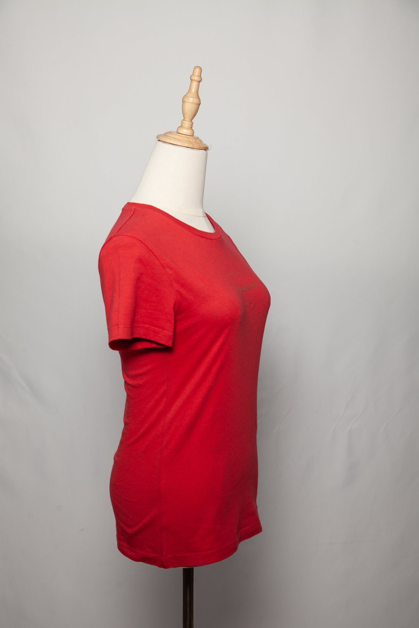 good condition calvin klein red cotton t-shirt size xs women