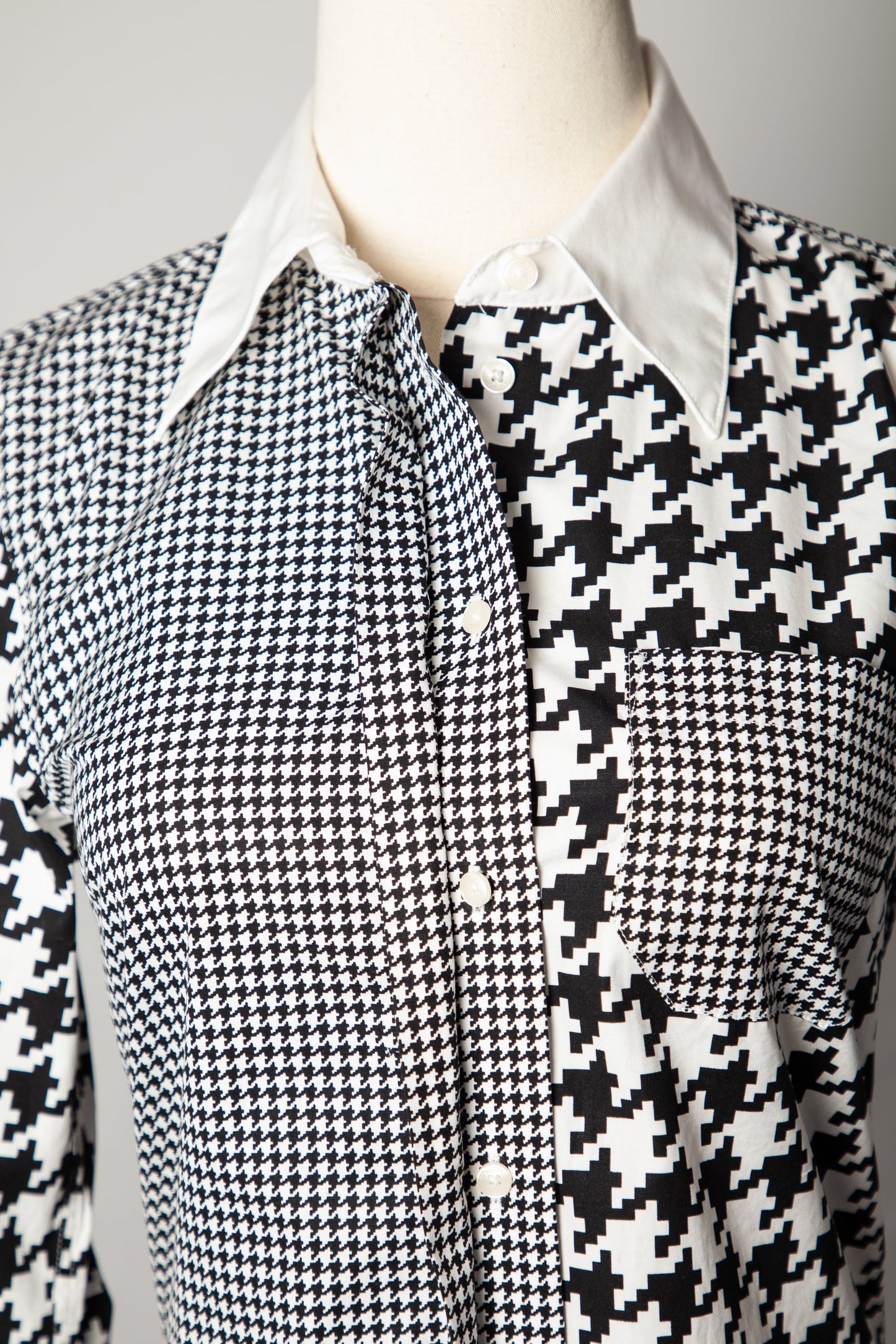 perfect tommy hilfiger women's houndstooth blouse size xs white cotton