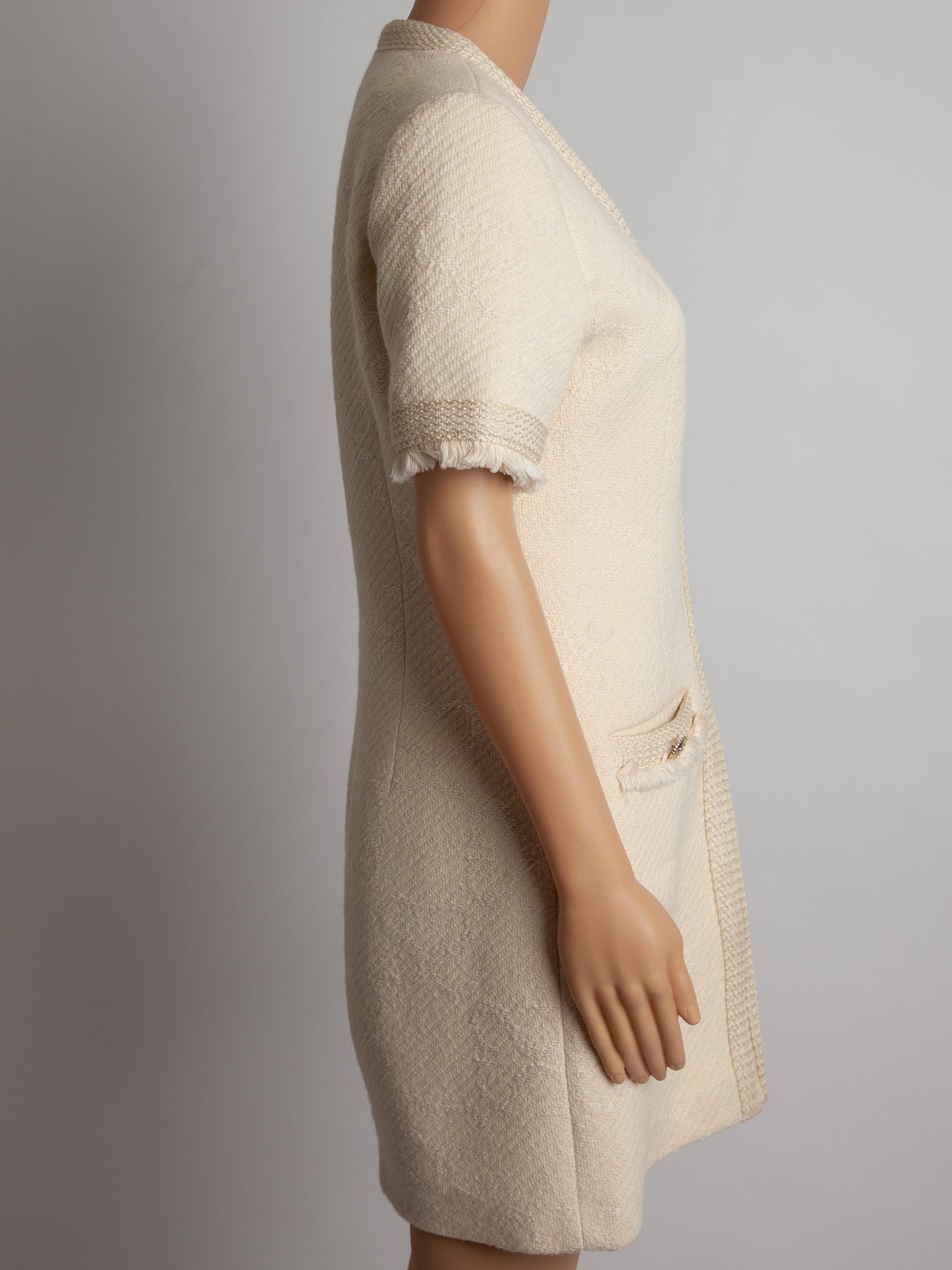 good sandro white wool dress size s with fringe details