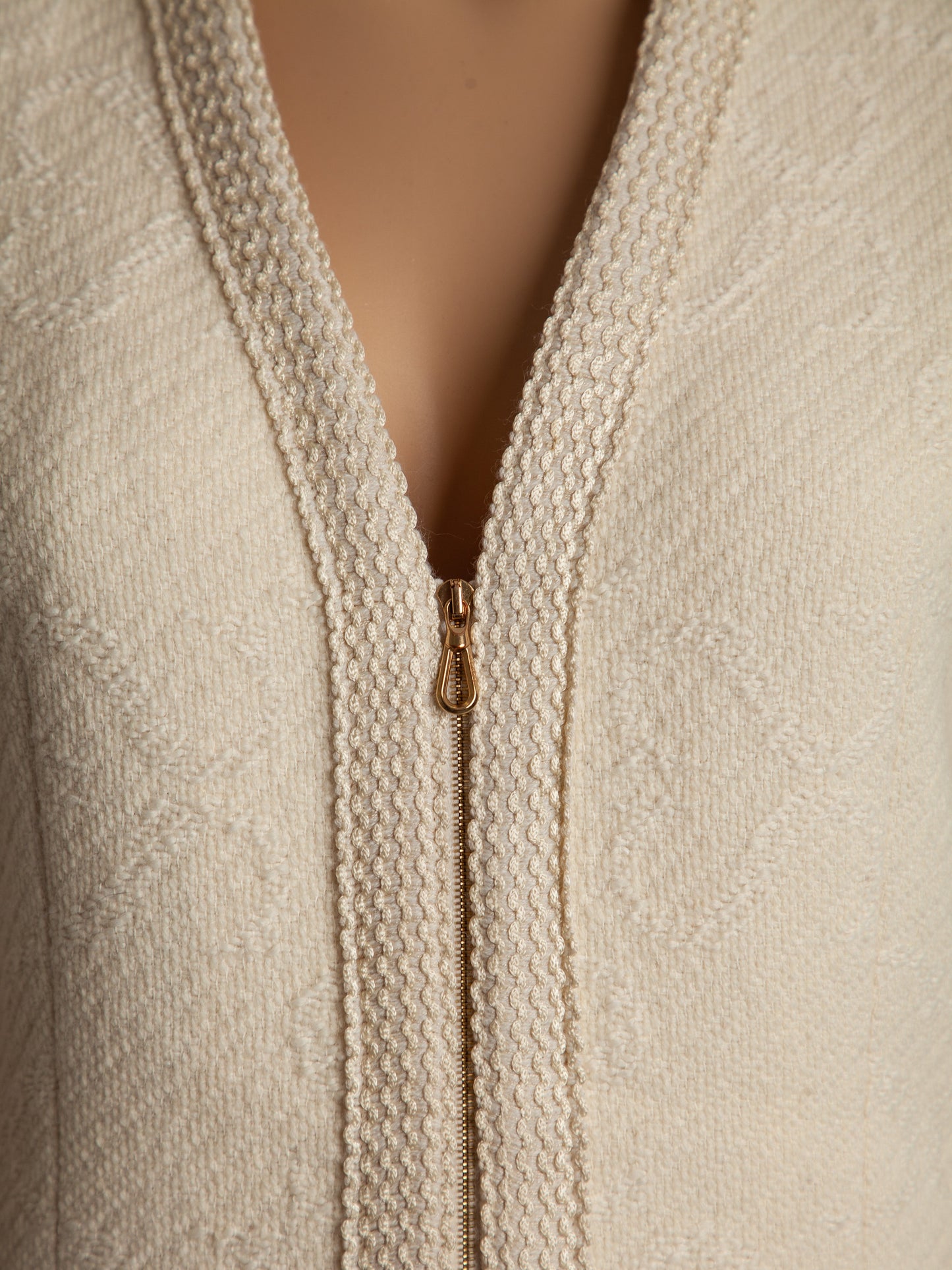 good sandro white wool dress size s with fringe details