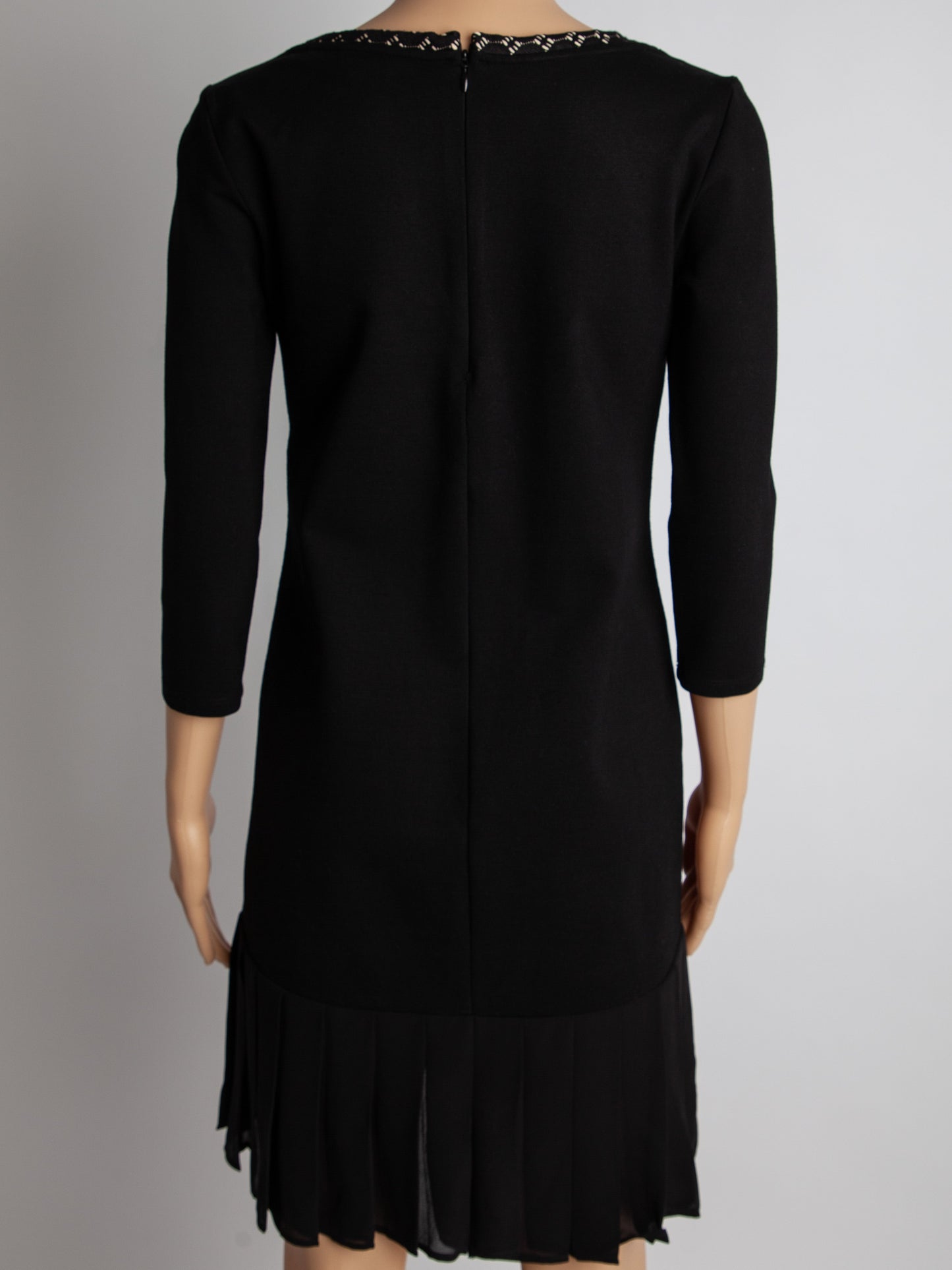 good marella long-sleeved black and white dresses size m