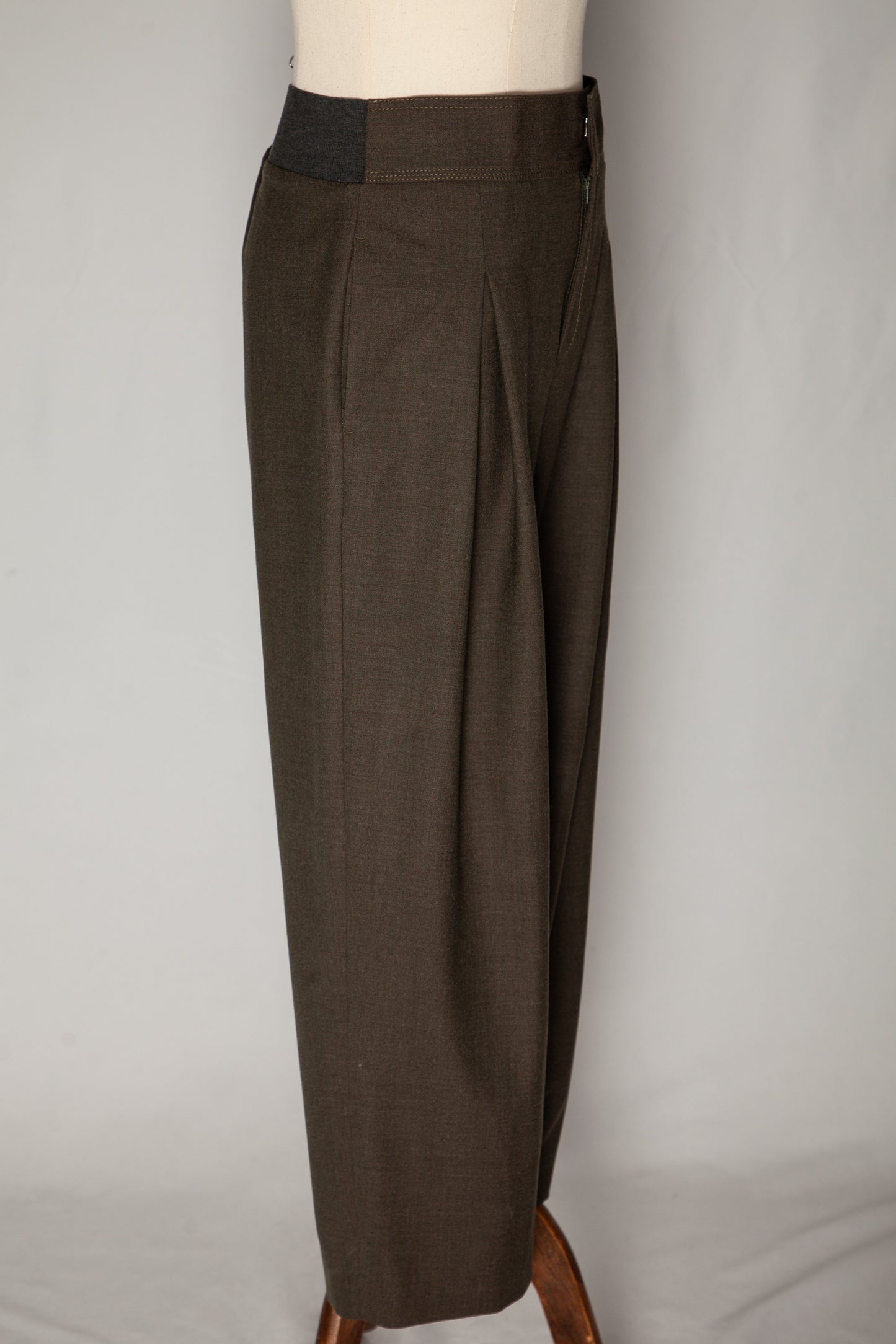 lorena antoniazzi green wide-leg trousers size s - good condition
