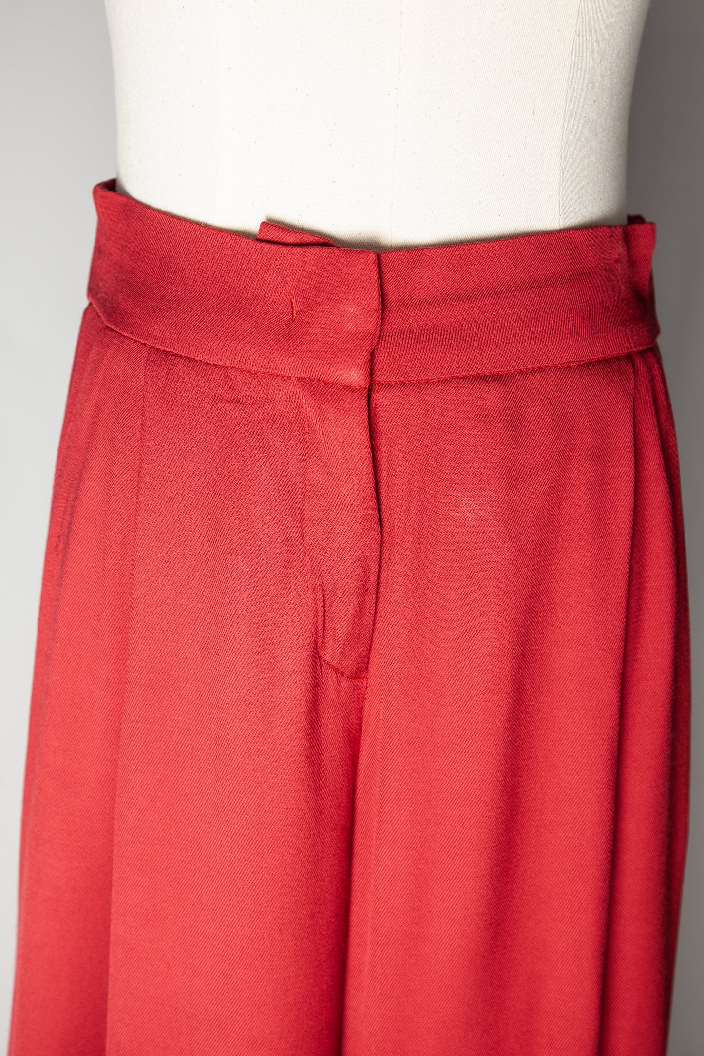 good intrend red polyester xs women’s top