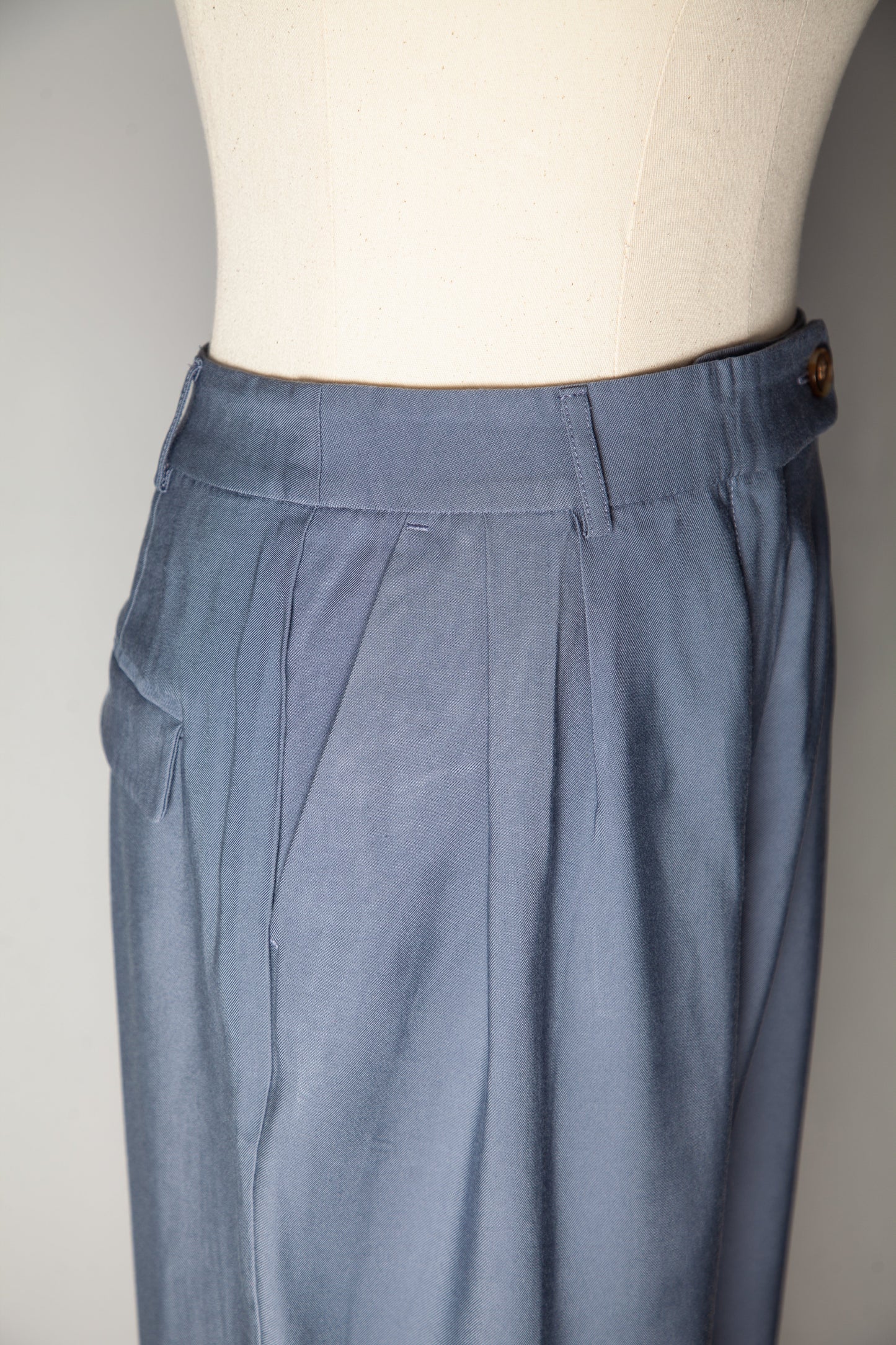 good topshop blue trousers size s tailored design with pleats