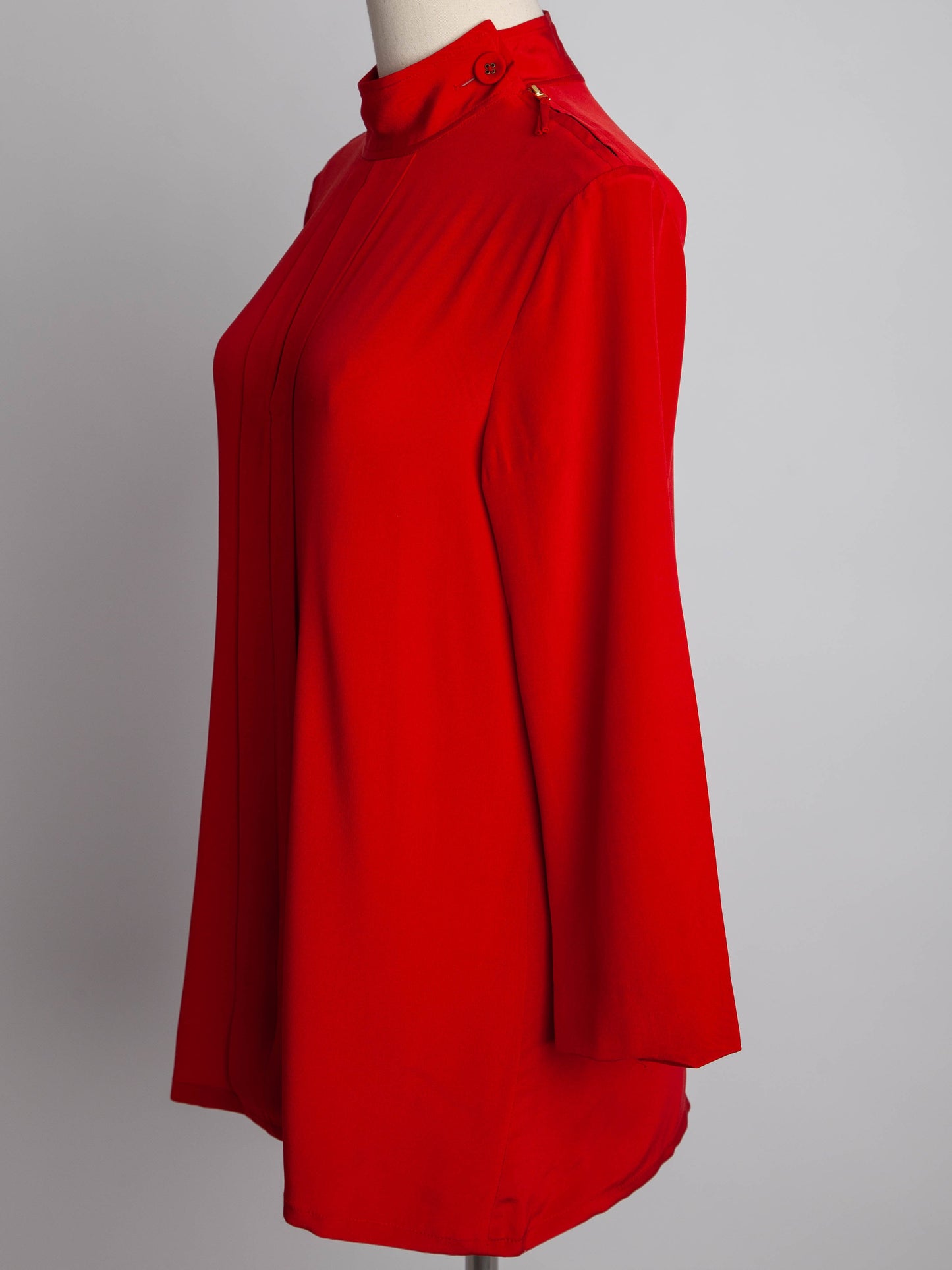 good jaeger red silk blouse size s with high collar and loose fit