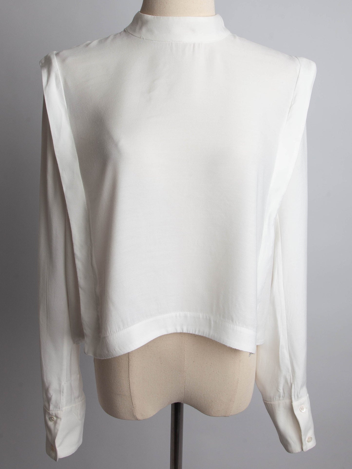 good sandro white long-sleeved shirt size l with mock neck