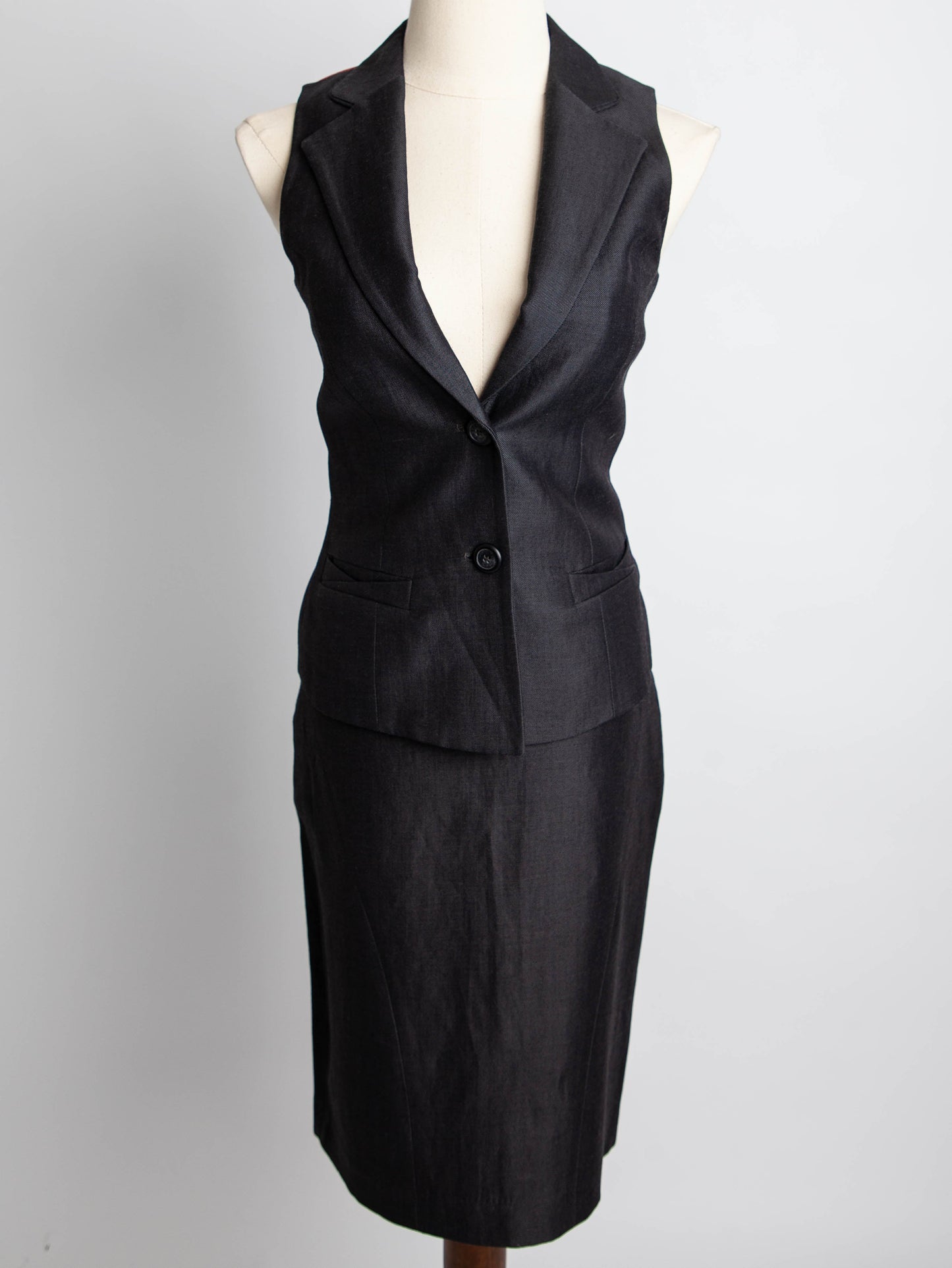good ted baker black sleeveless two-piece outfit vest & skirt