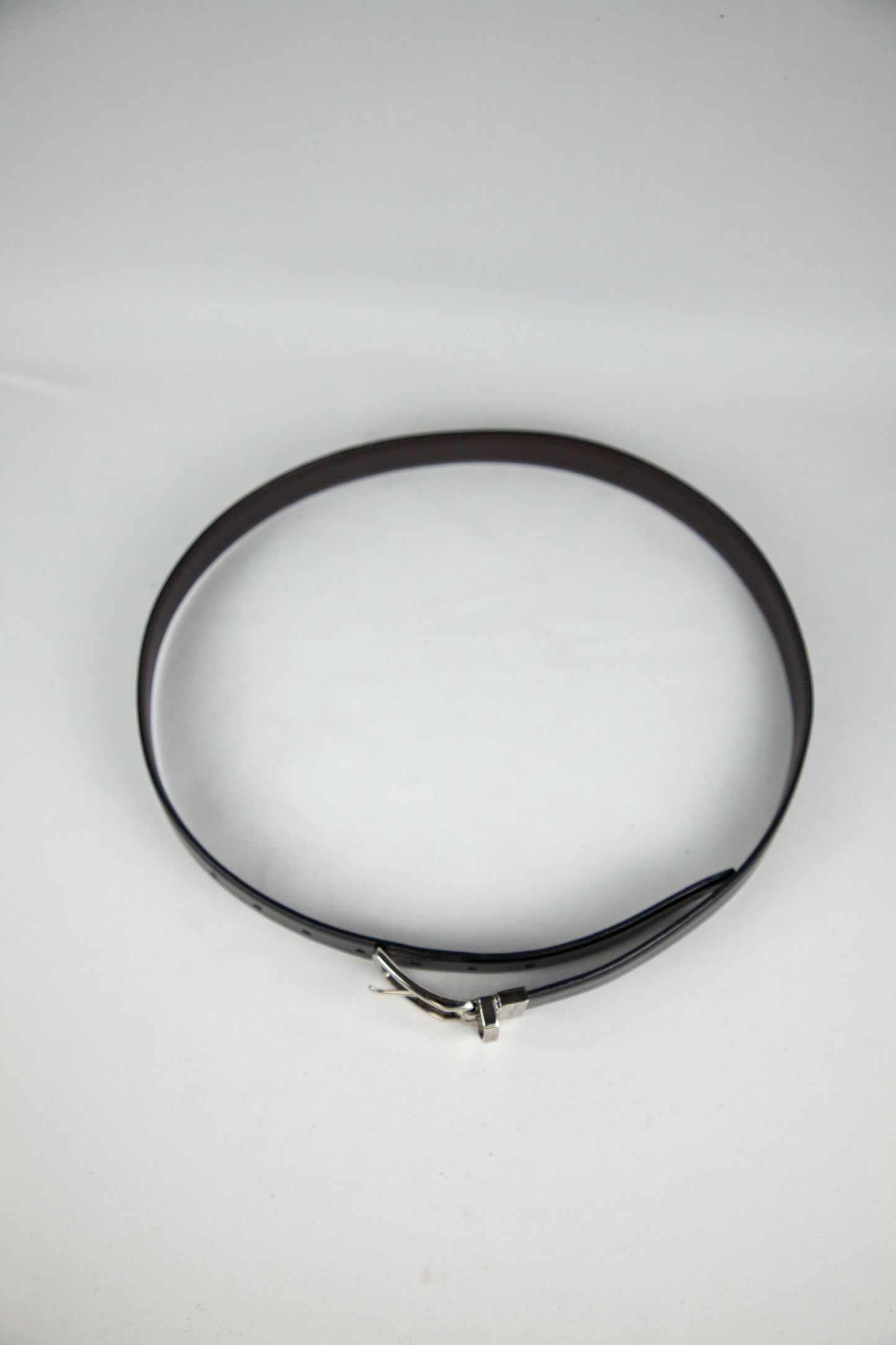 good tommy hilfiger black genuine leather belt with silver buckle
