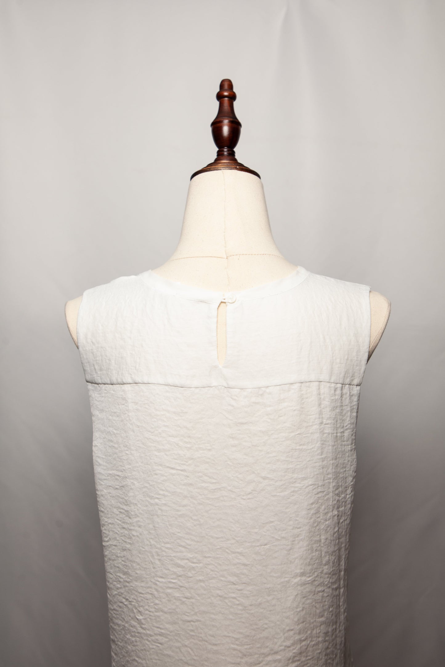 violet + claire white sleeveless blouse polyester size optional