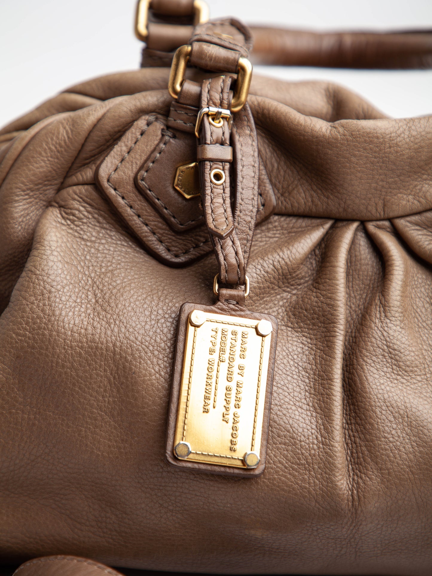 average marc jacobs green leather handbag with gold hardware