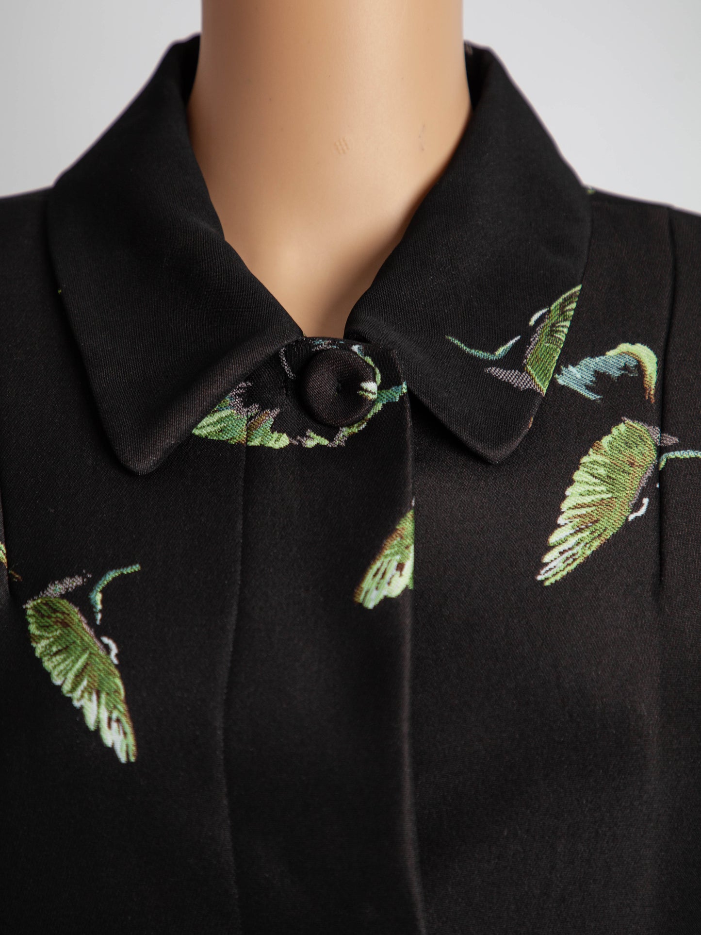excellent max mara black coat with bird pattern size l