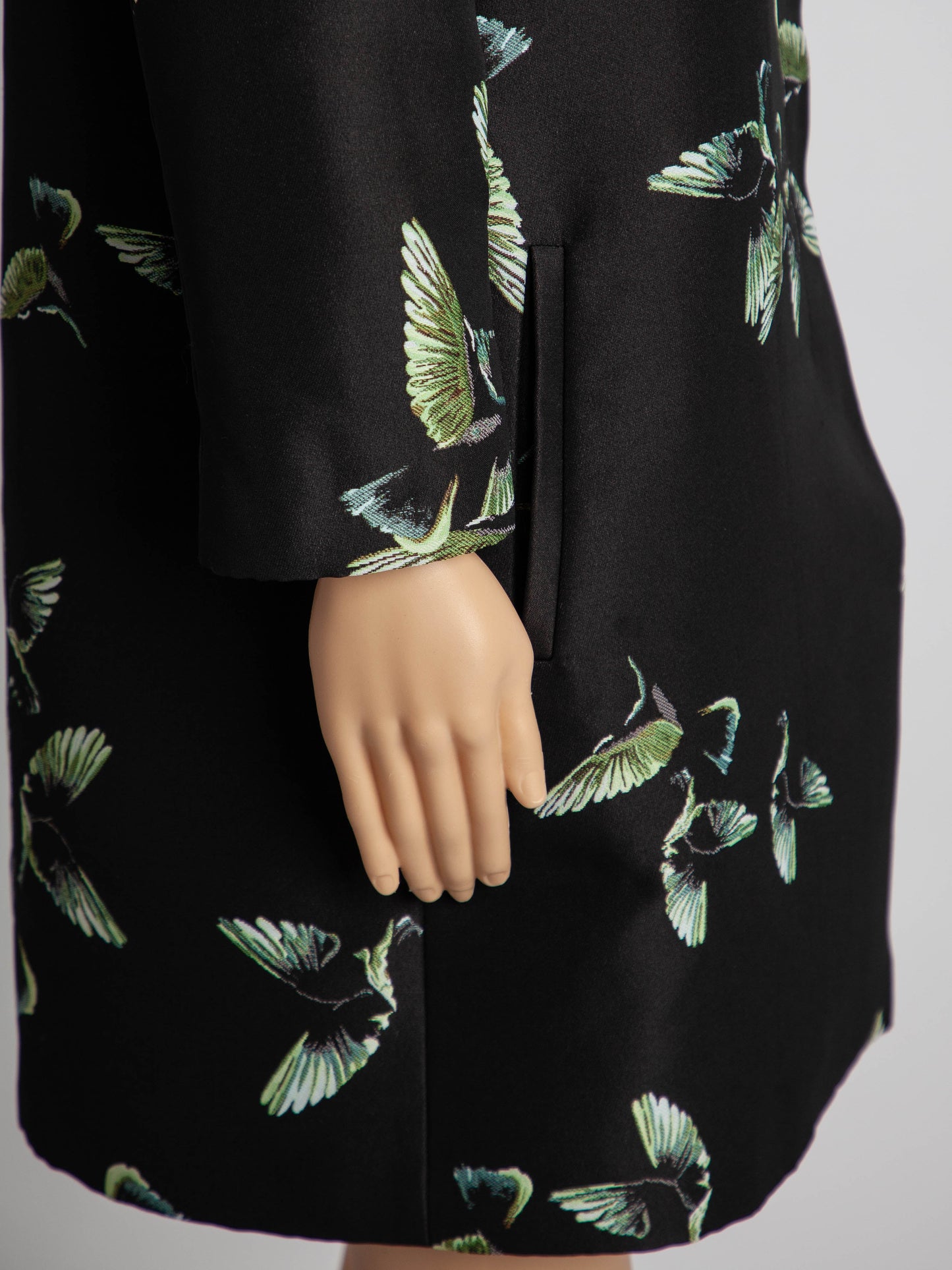excellent max mara black coat with bird pattern size l