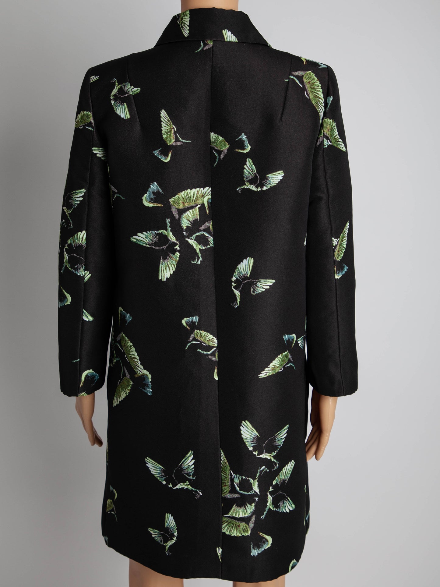 excellent max mara black coat with bird pattern size l