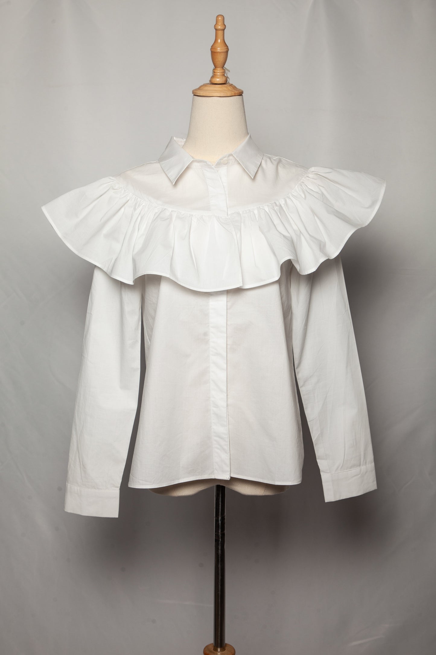 good english factory white long sleeve blouse size s with ruffled collar