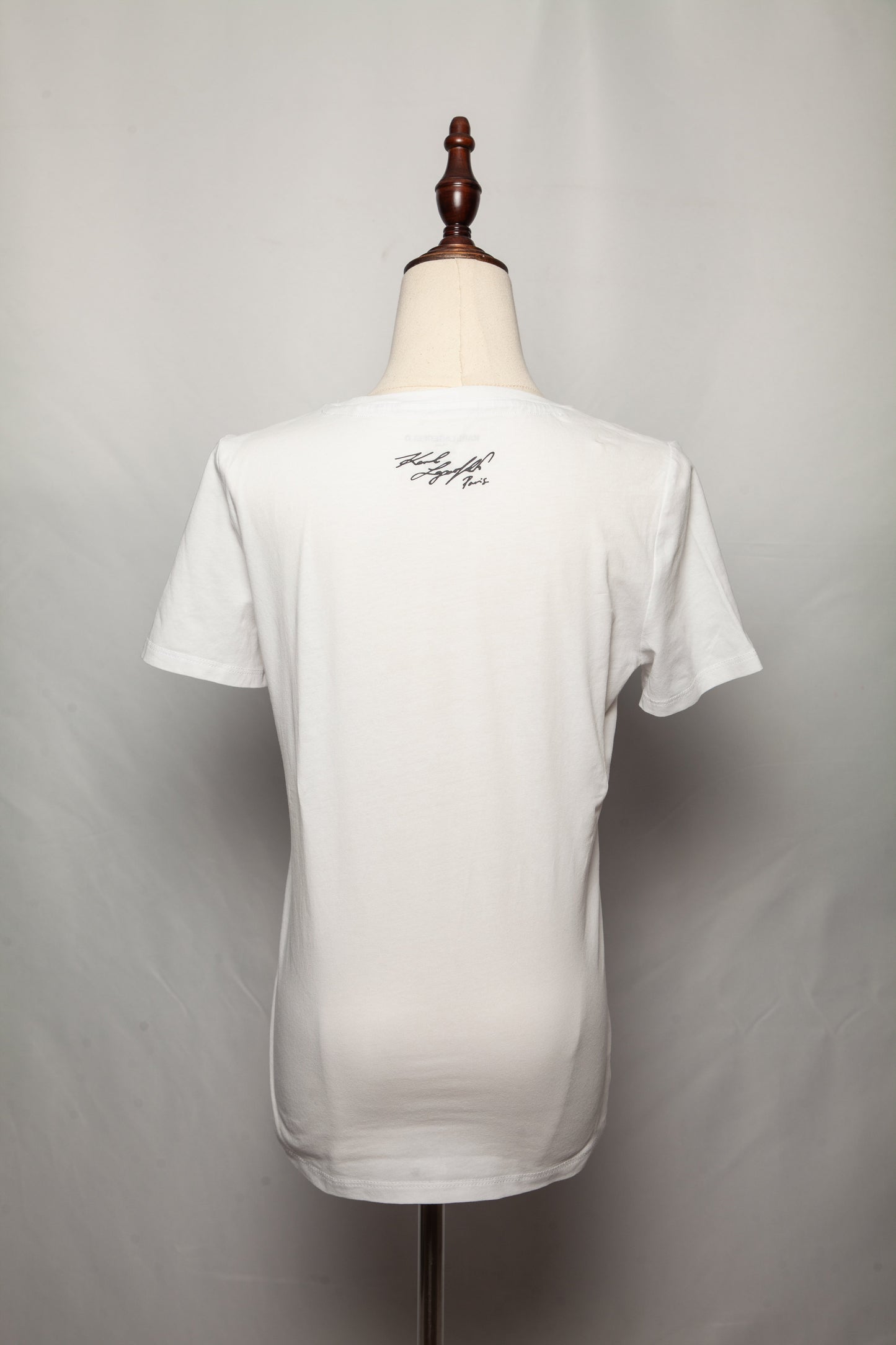good karl lagerfeld white cotton t-shirt size xs with floral design