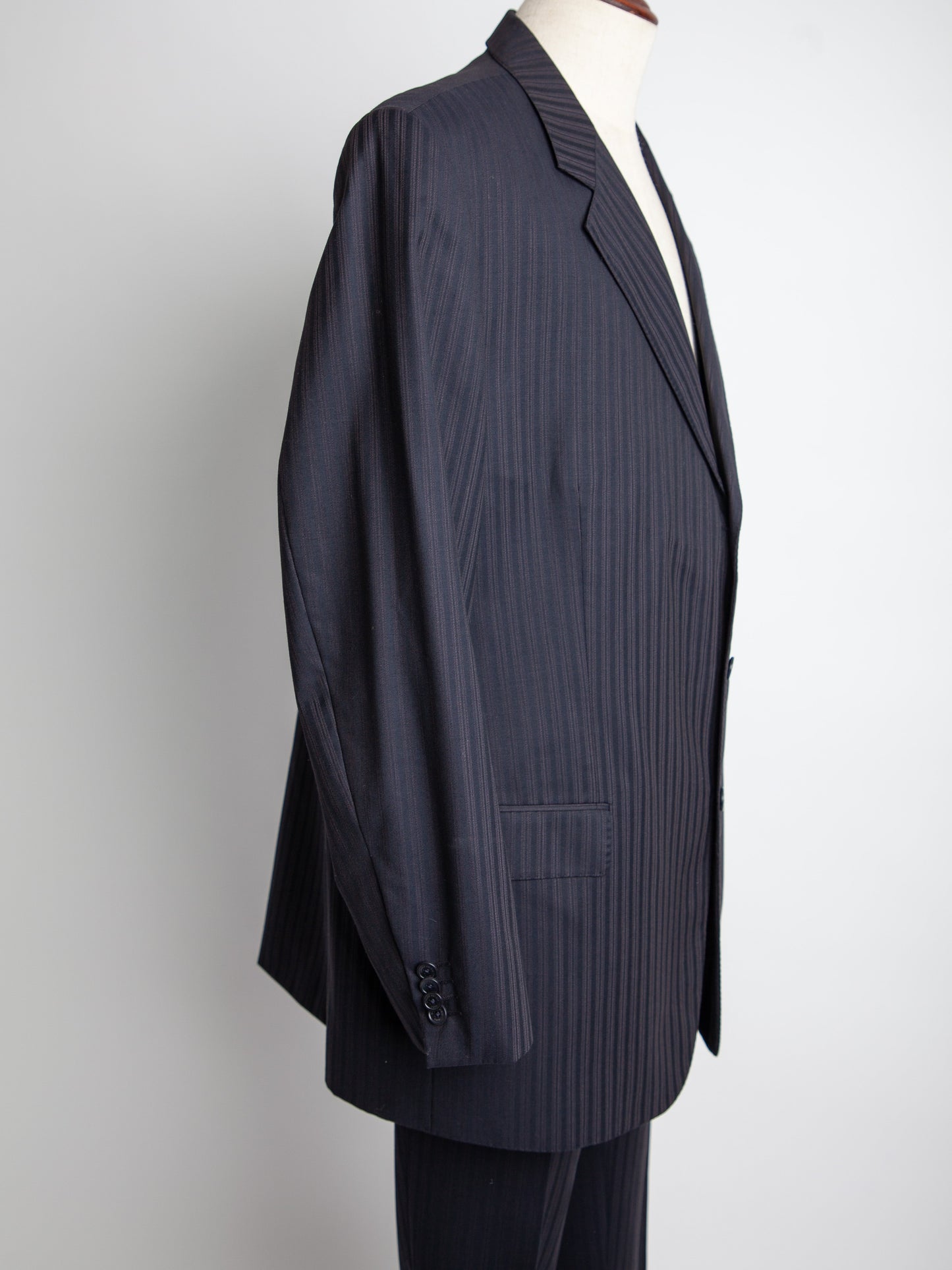 good pierre cardin black pinstripe suit size xxl for men