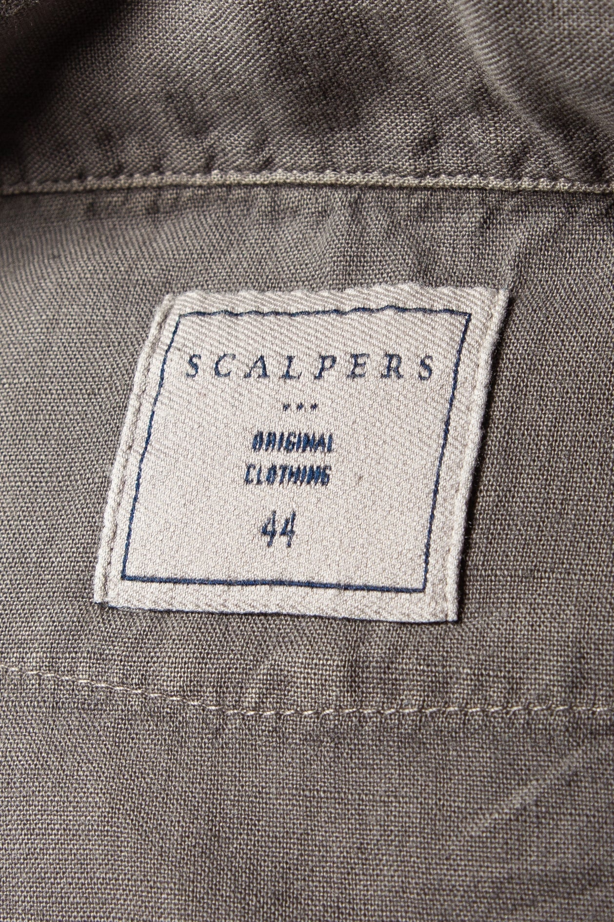 good scalpers gray long-sleeve button-up shirt size xs