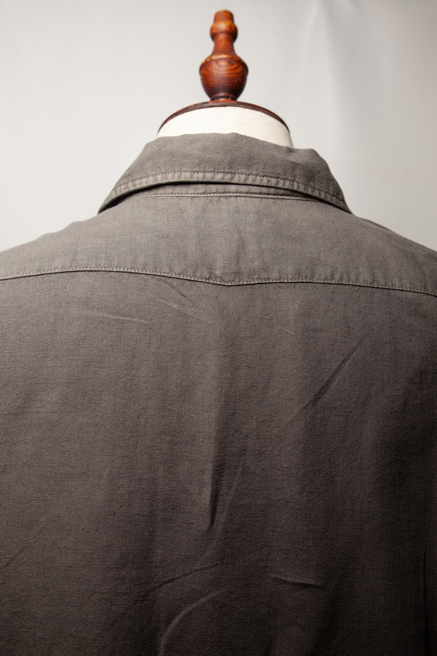good scalpers gray long-sleeve button-up shirt size xs