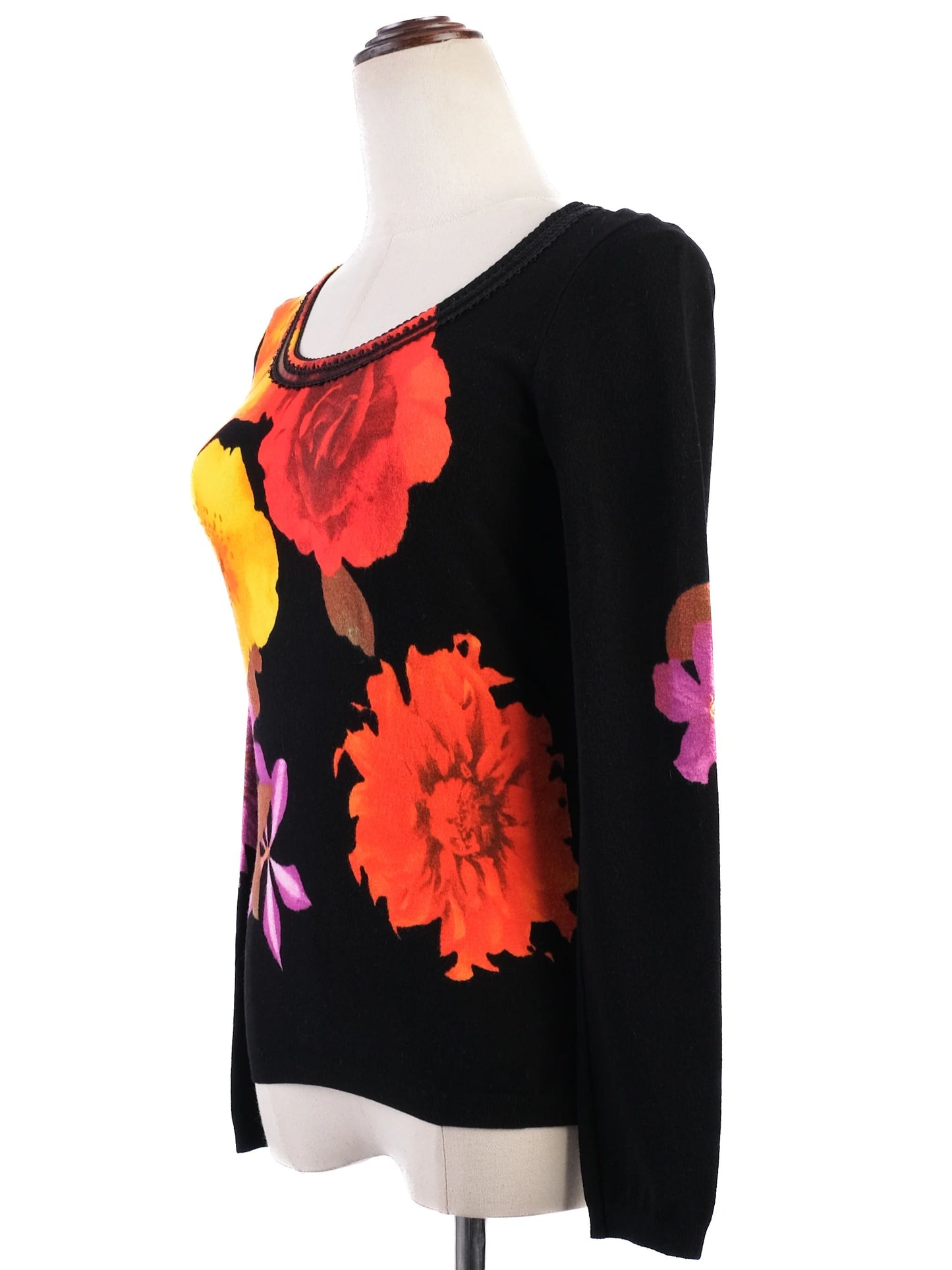 excellent blumarine black floral print sweater size m viscose