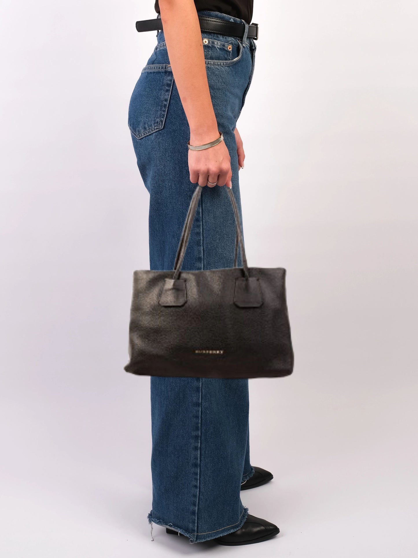 average condition burberry black leather tote bag for women
