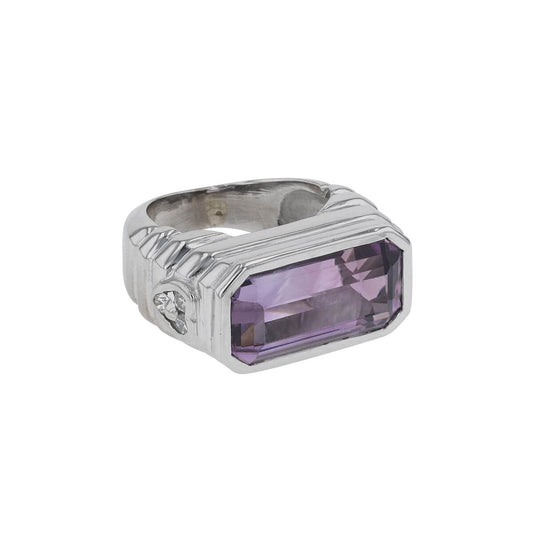 Amethyst, diamonds and gold ring