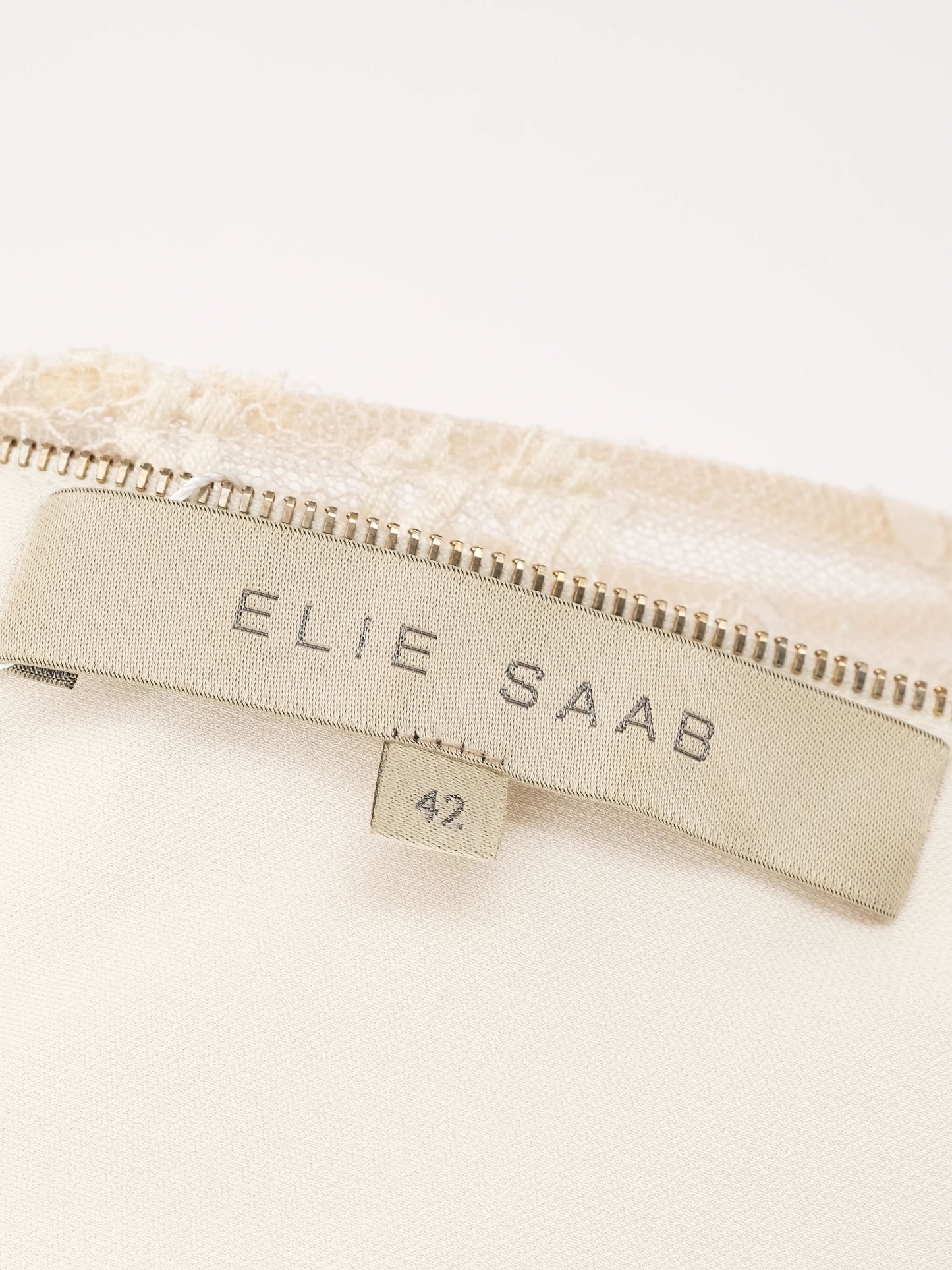 excellent elie saab white sleeveless dress size l with lace details