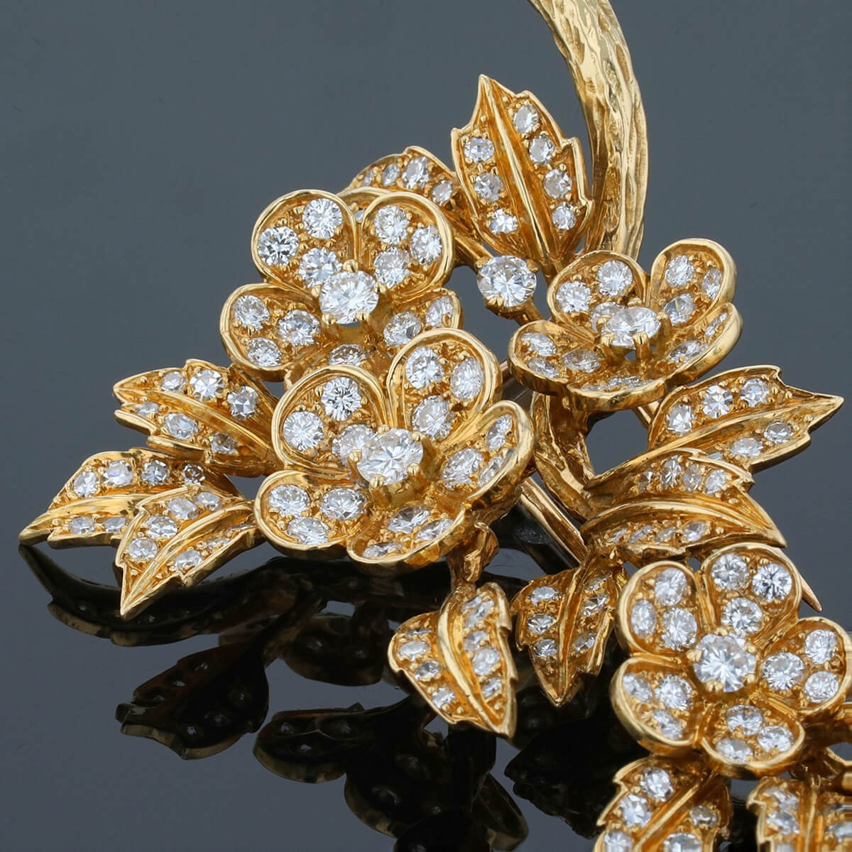 boucheron diamonds and gold brooch