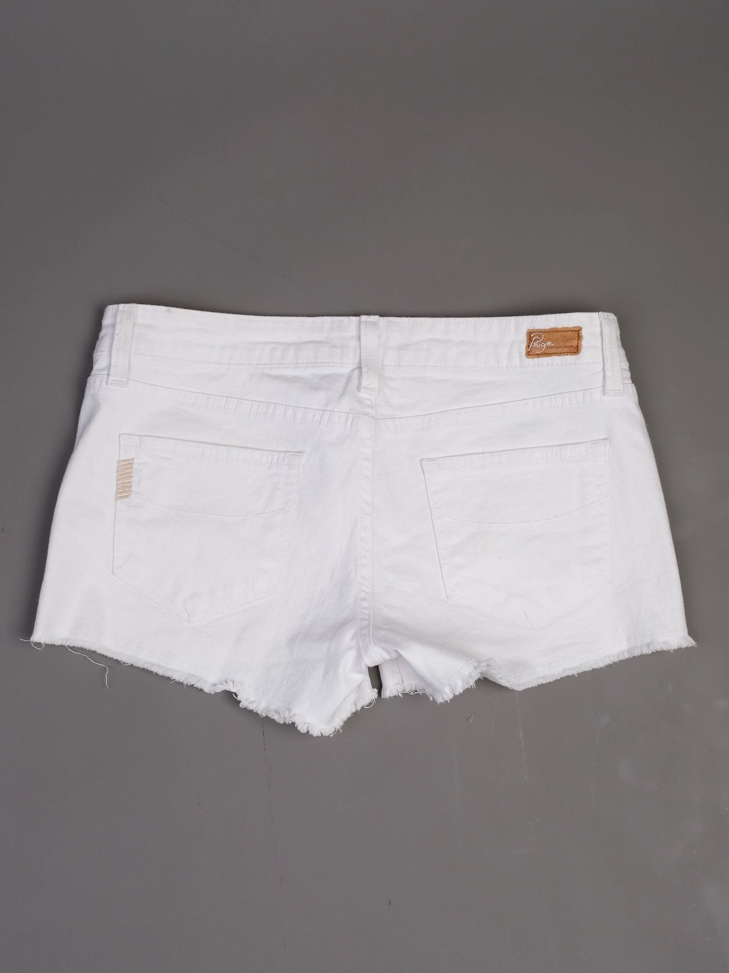 excellent paige white denim shorts size m - premium quality