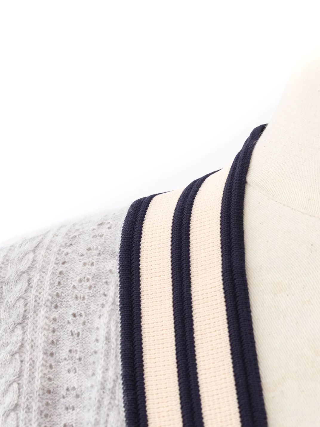 excellent sandro gray wool cable-knit sweater size s with v-neck