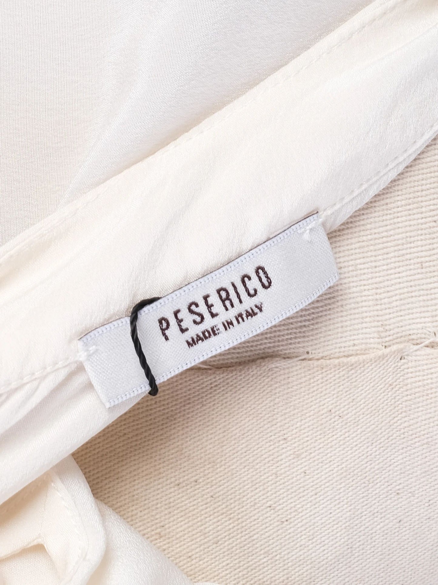 excellent peserico white silk blouse with pleated detailing size m