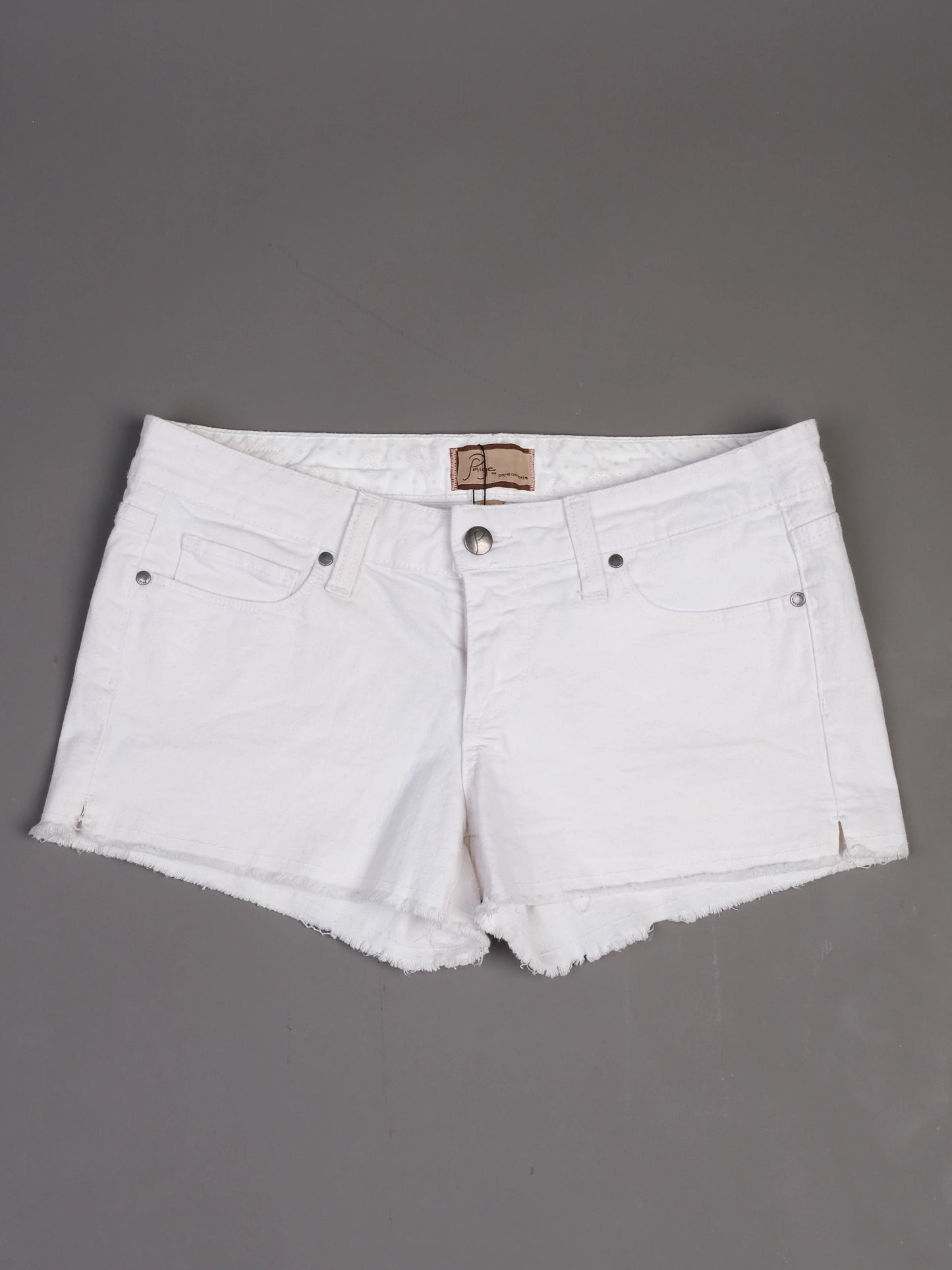 excellent paige white denim shorts size m - premium quality