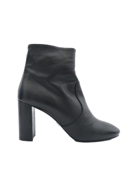 Excellent Prada Black Leather Ankle Boots Size 41 with Block Heel
