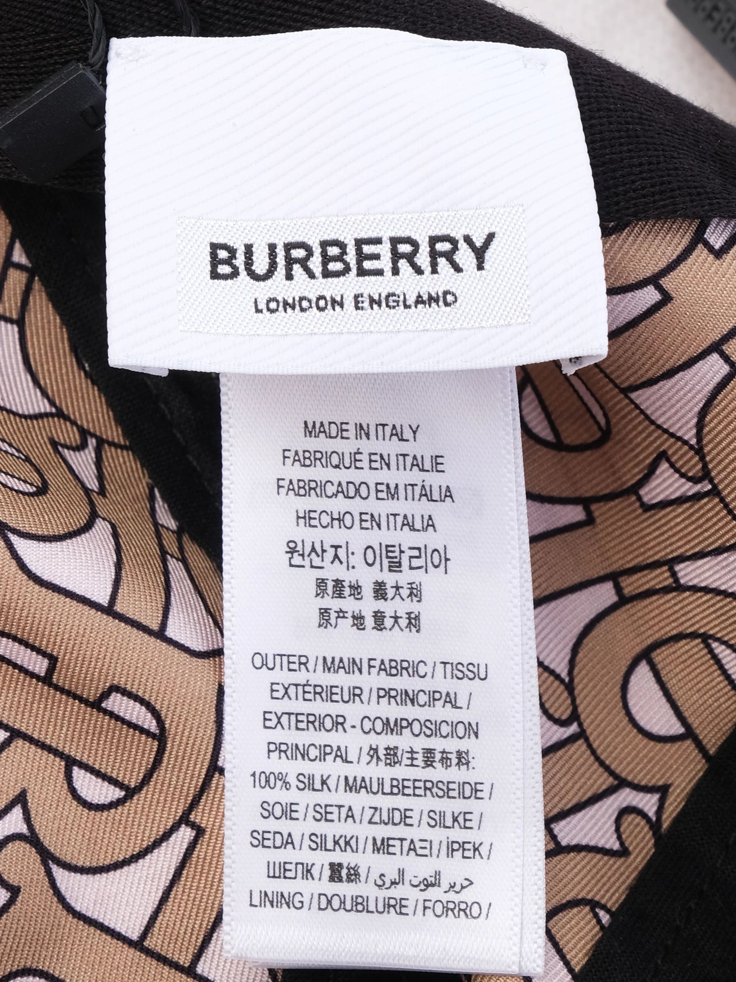 new burberry pink silk hat size s with interlocking letter pattern