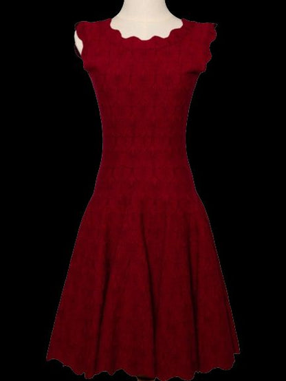 Excellent Alaia Red Cashmere Wool Dress with Scalloped Details