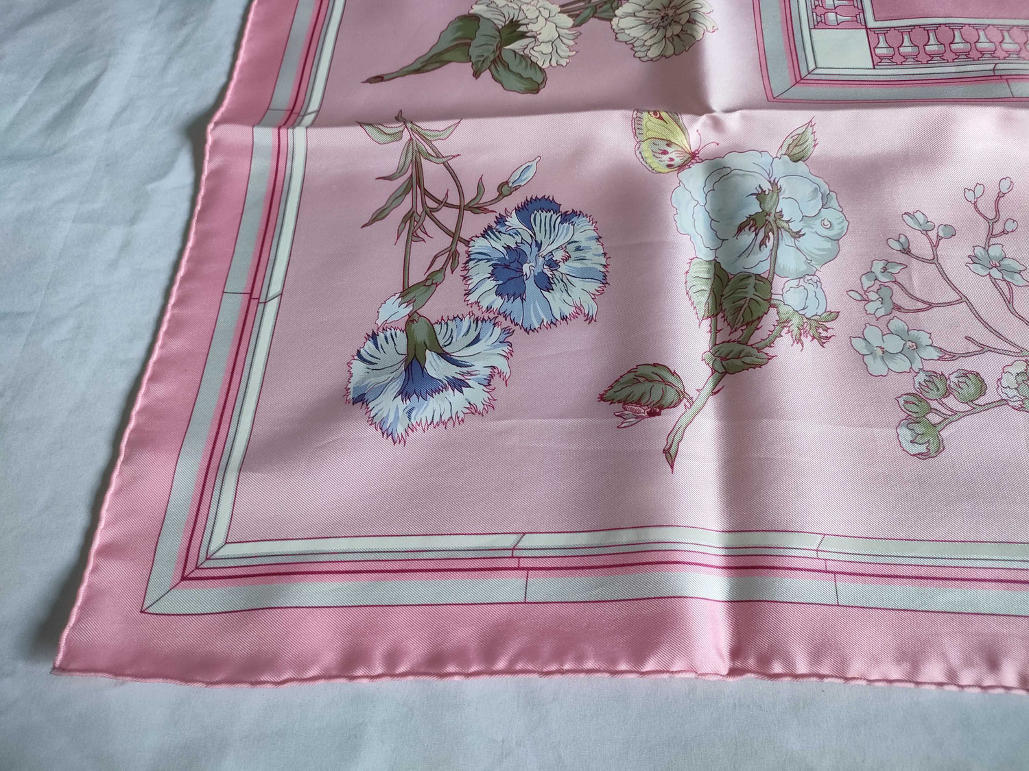 Hermes Carr 90 Quai Aux Fleurs Flowering Coastal Avenue Scarf Pink Silk