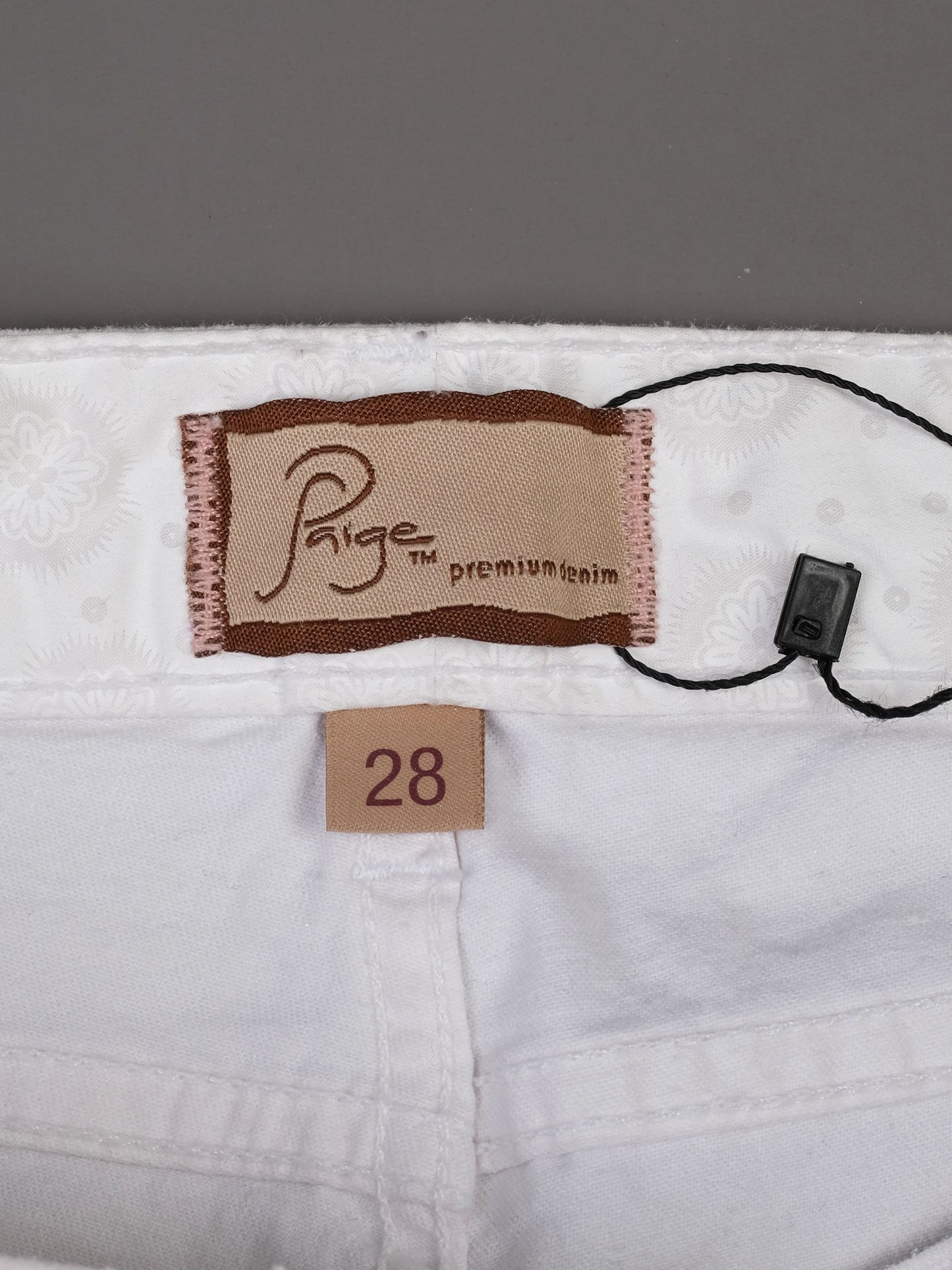 excellent paige white denim shorts size m - premium quality