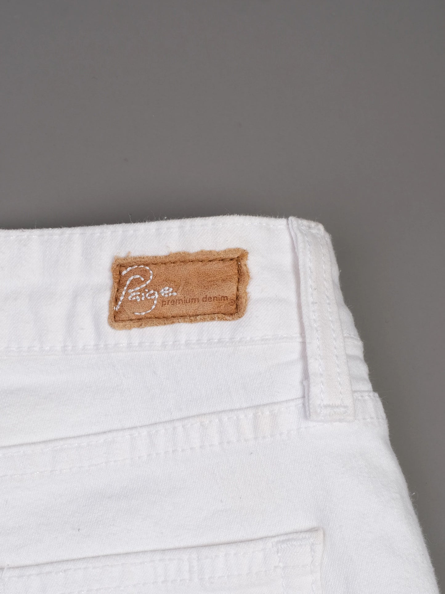 excellent paige white denim shorts size m - premium quality